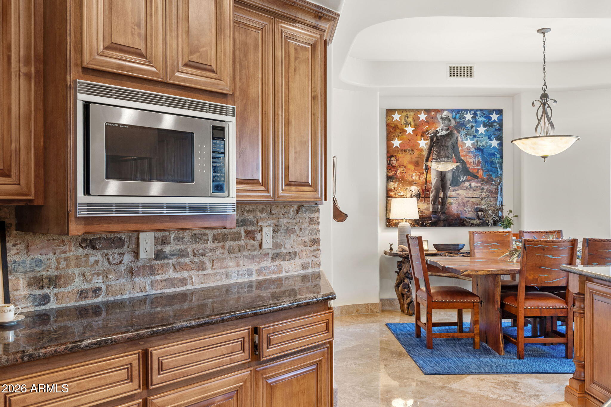 7 E OAKWOOD HILLS Drive