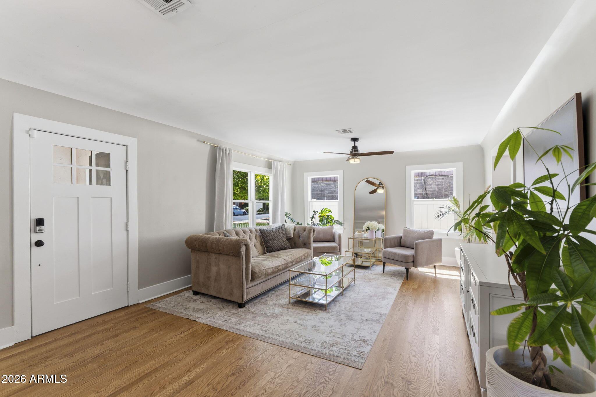84 W LEWIS Avenue