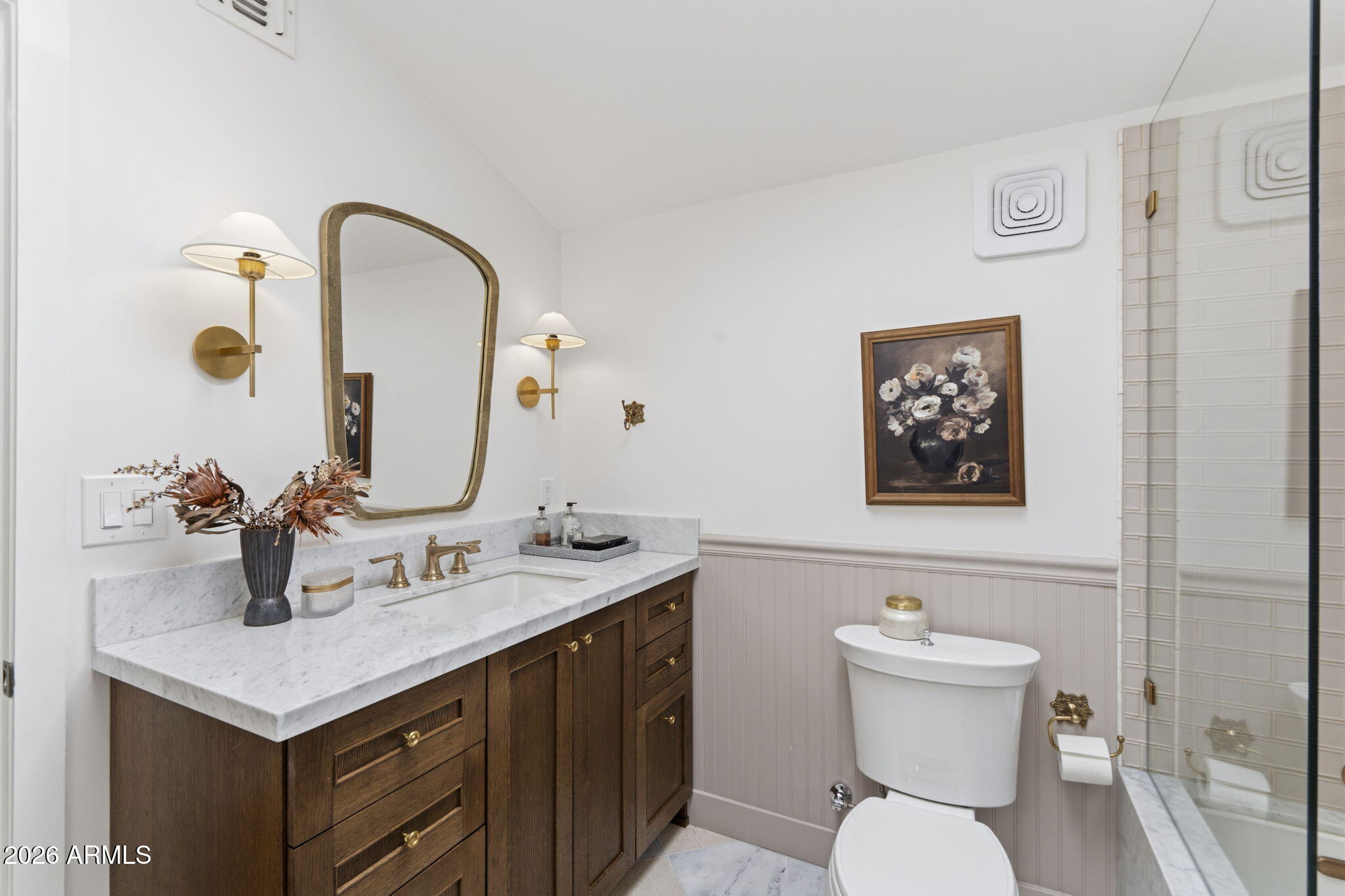 84 W LEWIS Avenue