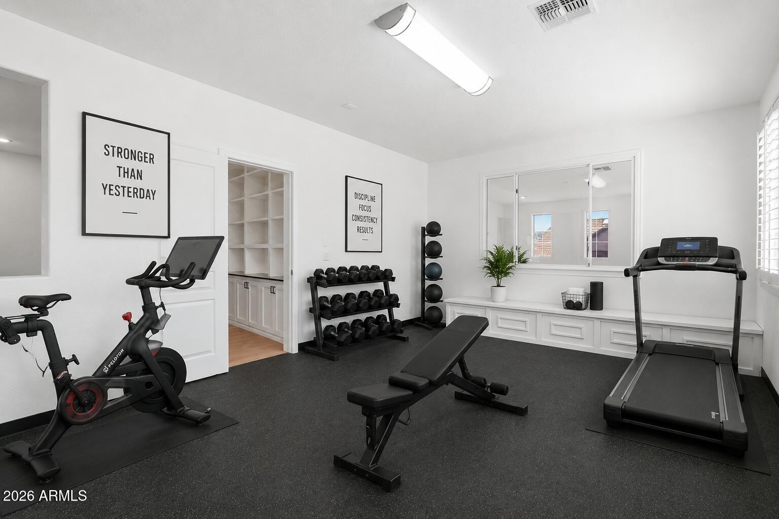 1155 W LAREDO Avenue