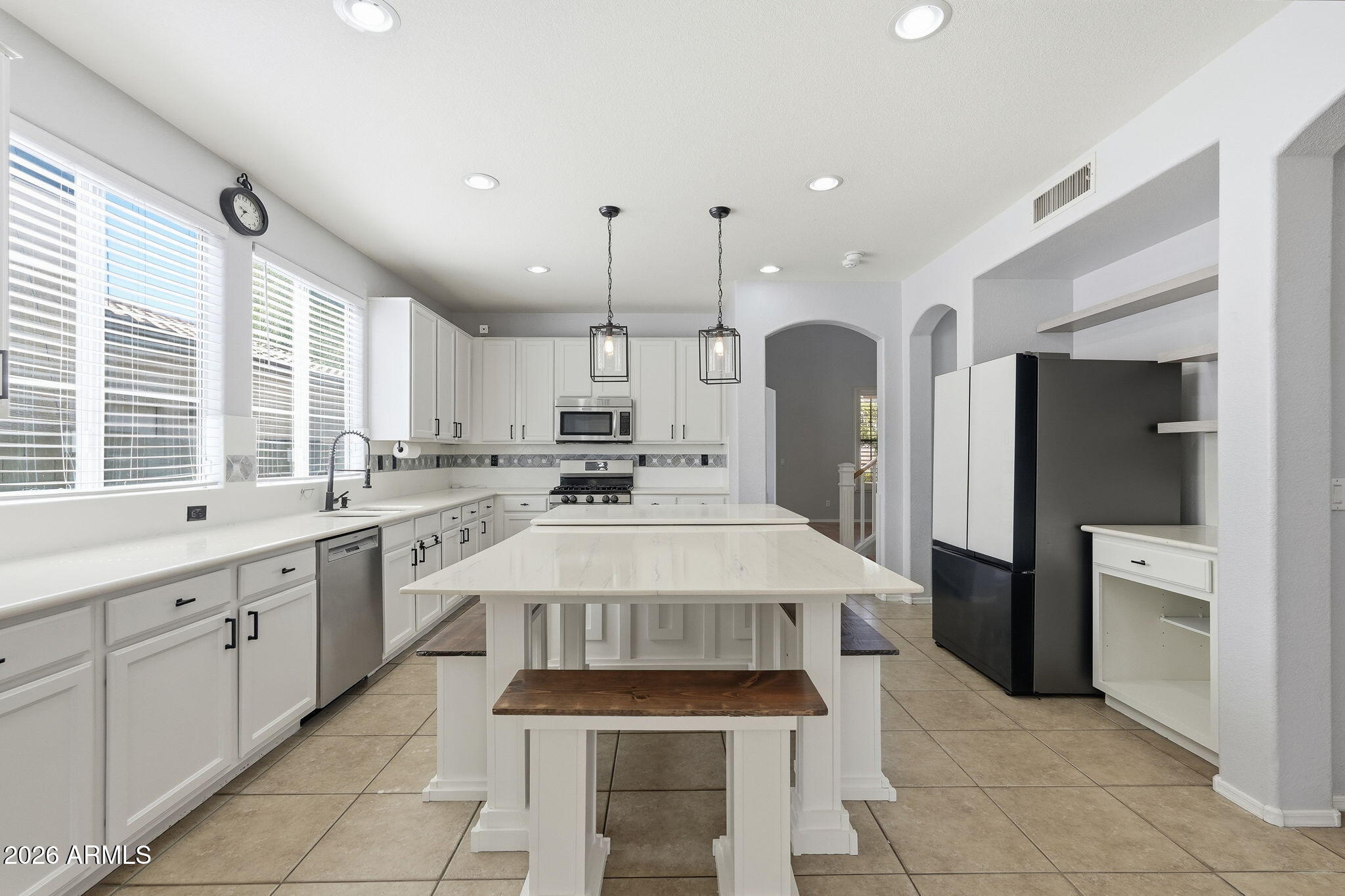 1155 W LAREDO Avenue