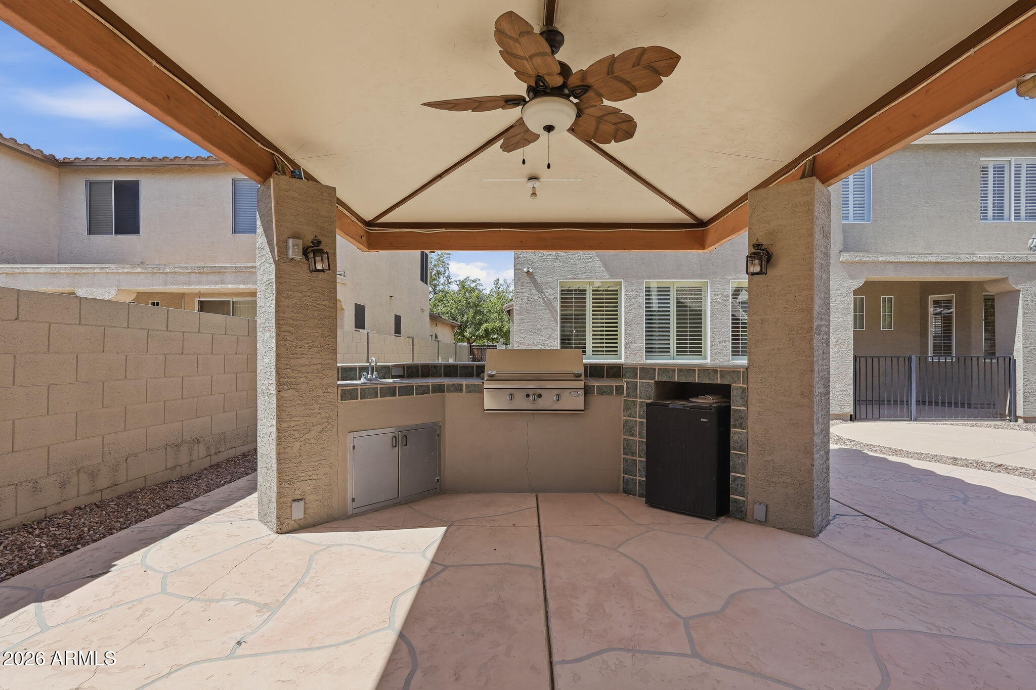 1155 W LAREDO Avenue