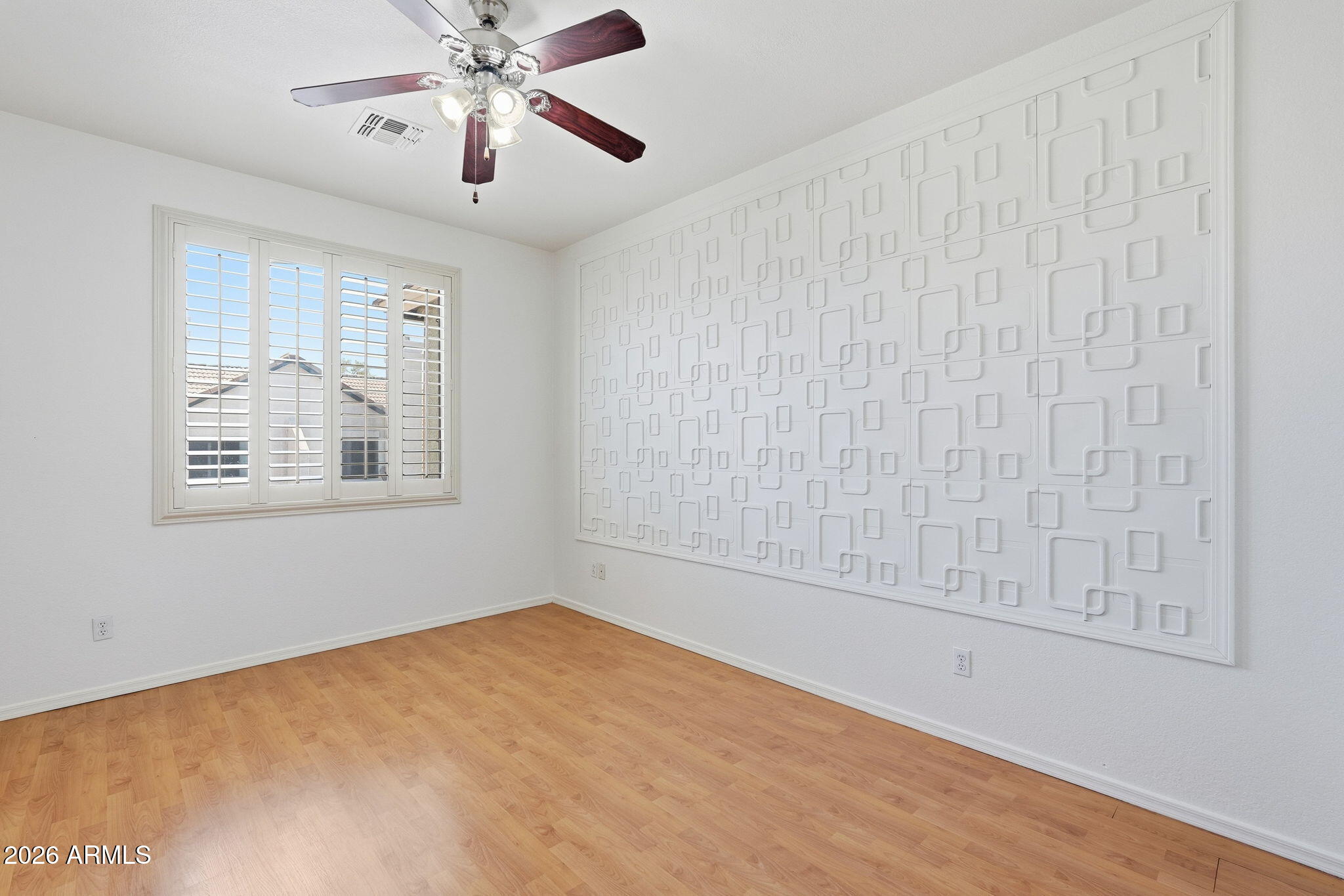 1155 W LAREDO Avenue