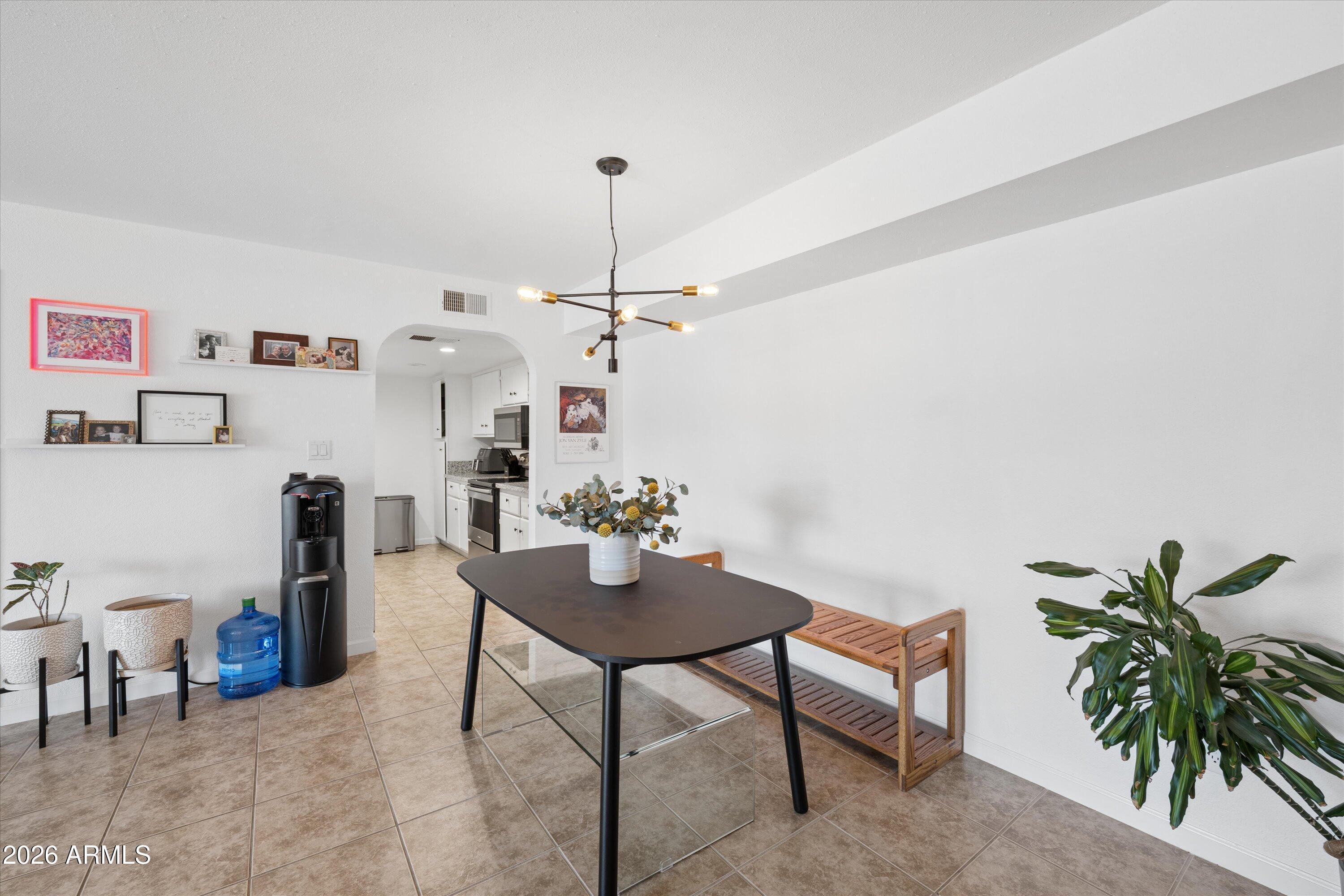 3825 E CAMELBACK Road E 186