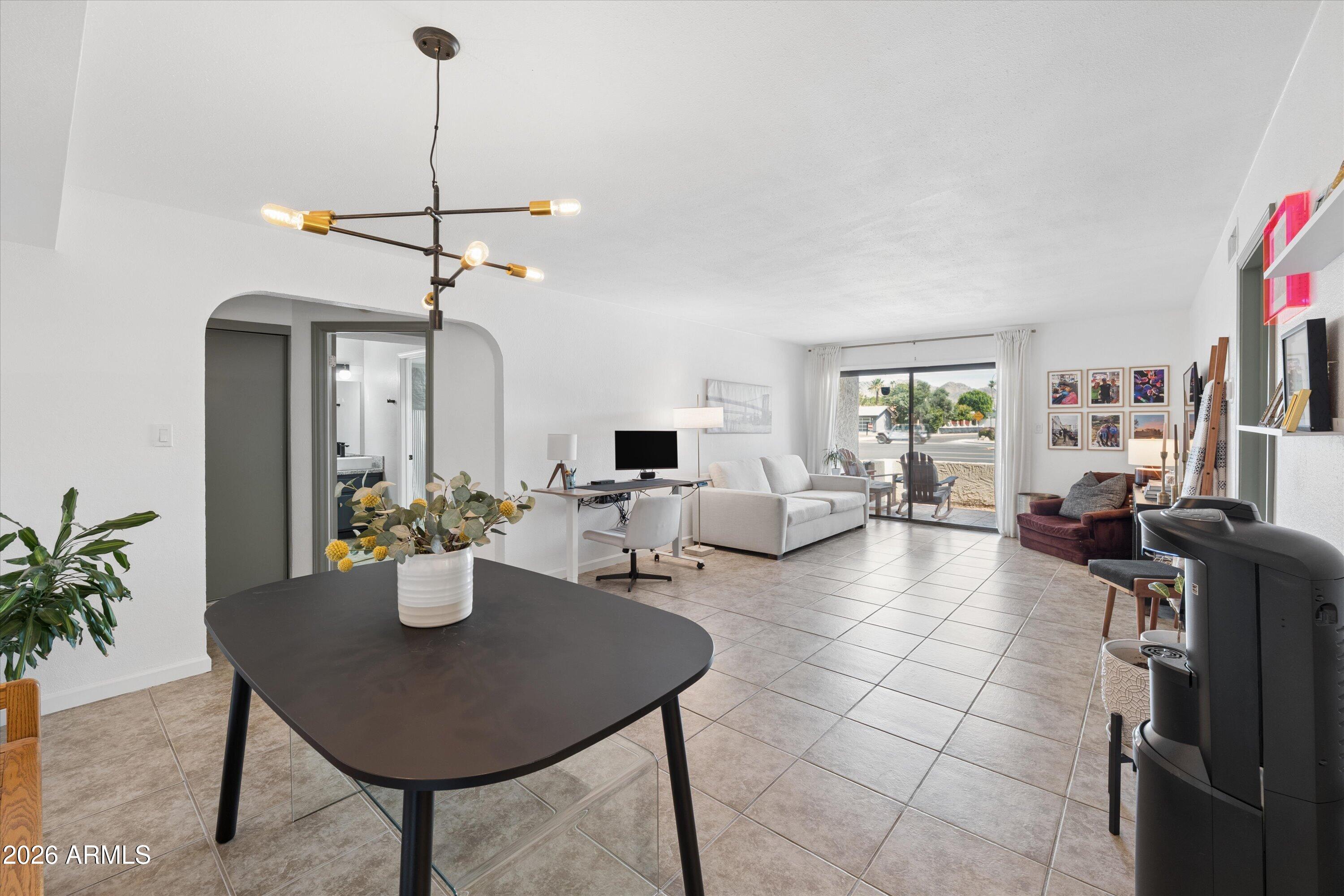 3825 E CAMELBACK Road E 186