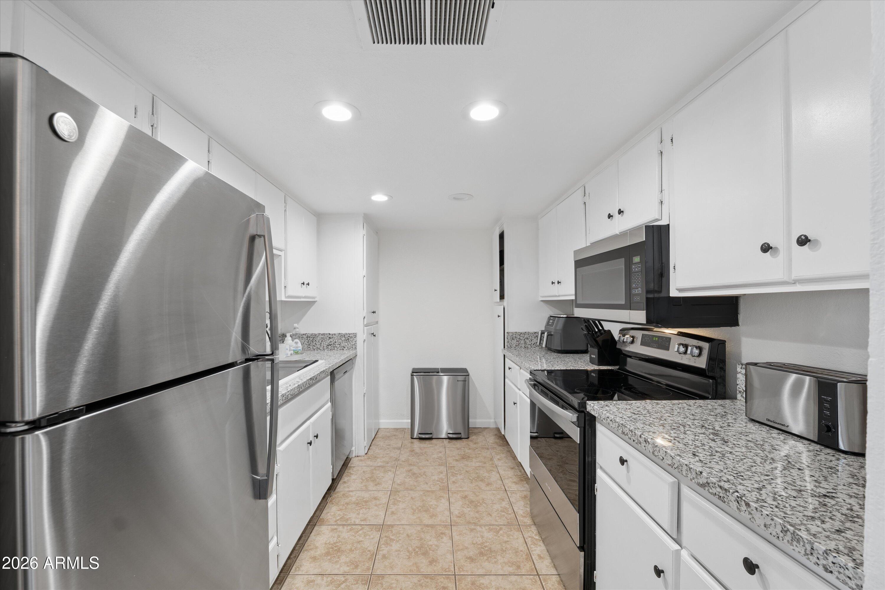 3825 E CAMELBACK Road E 186