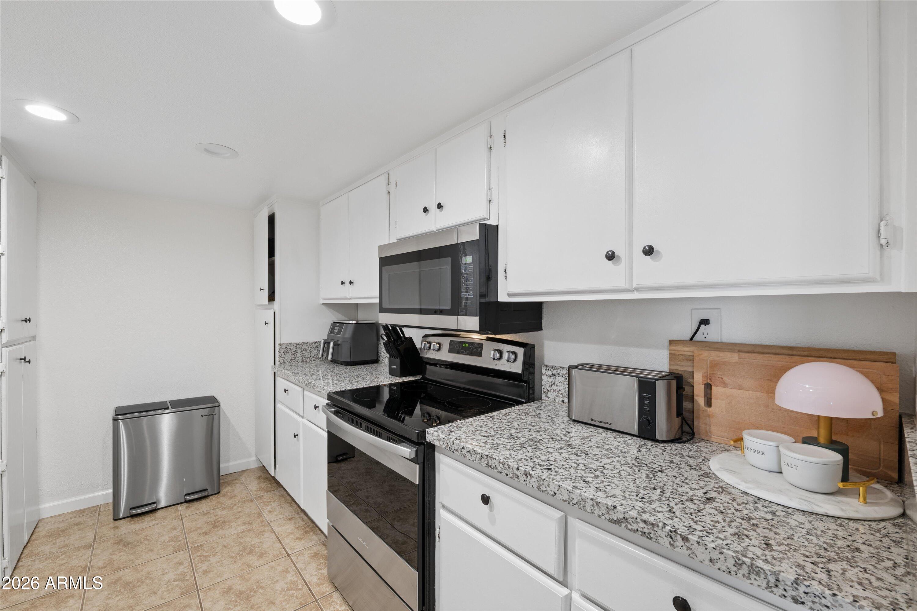 3825 E CAMELBACK Road E 186
