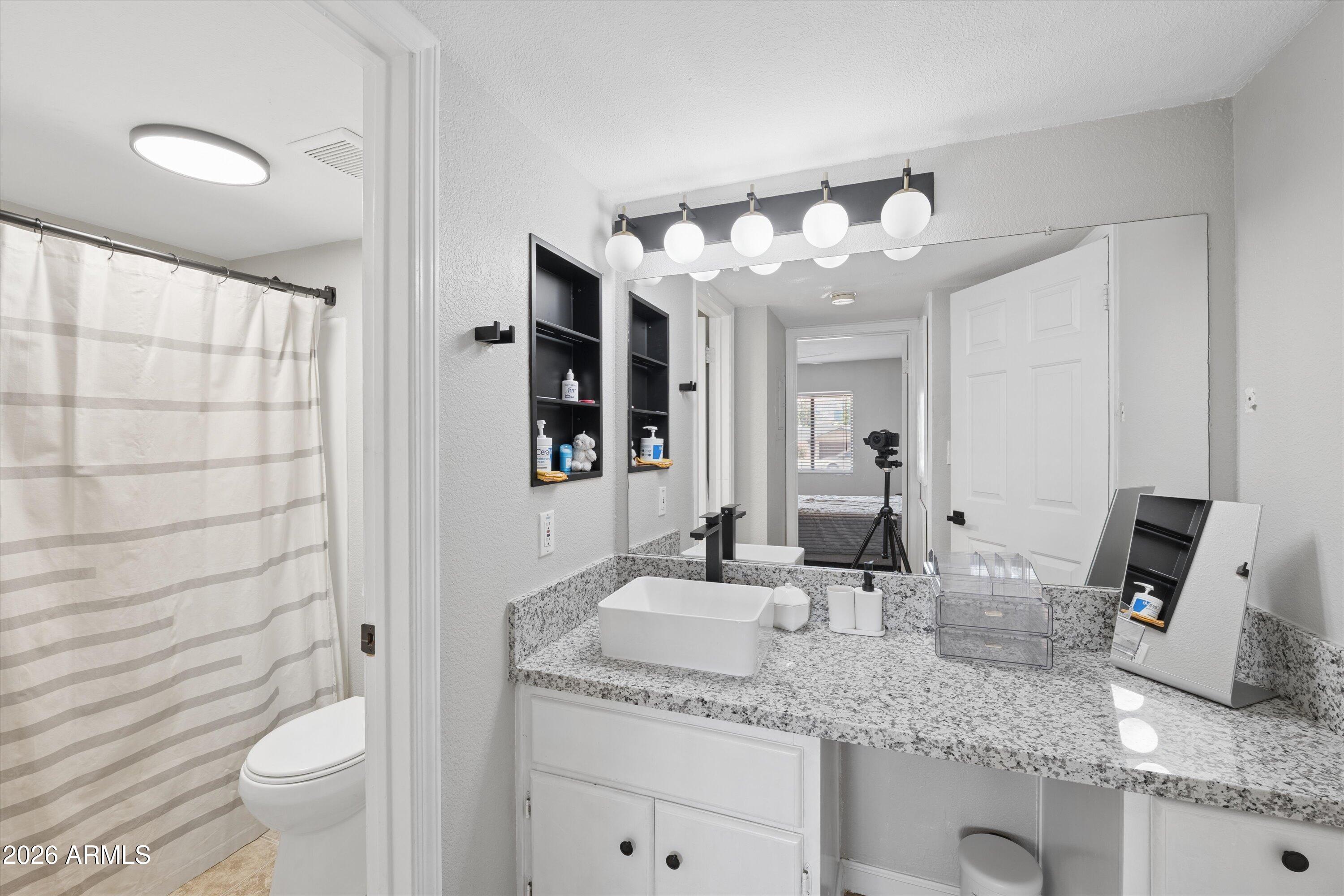 3825 E CAMELBACK Road E 186