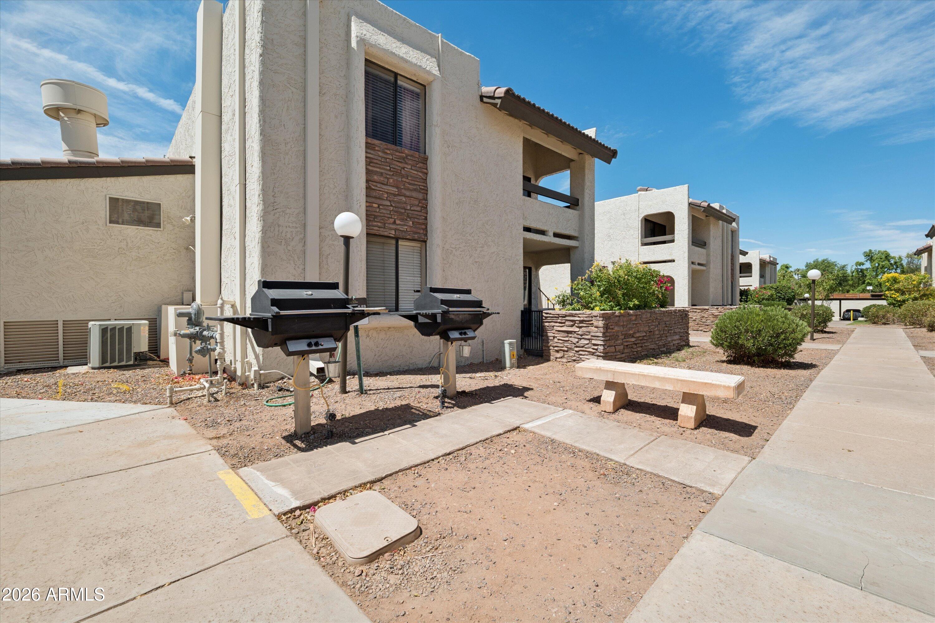 3825 E CAMELBACK Road E 186