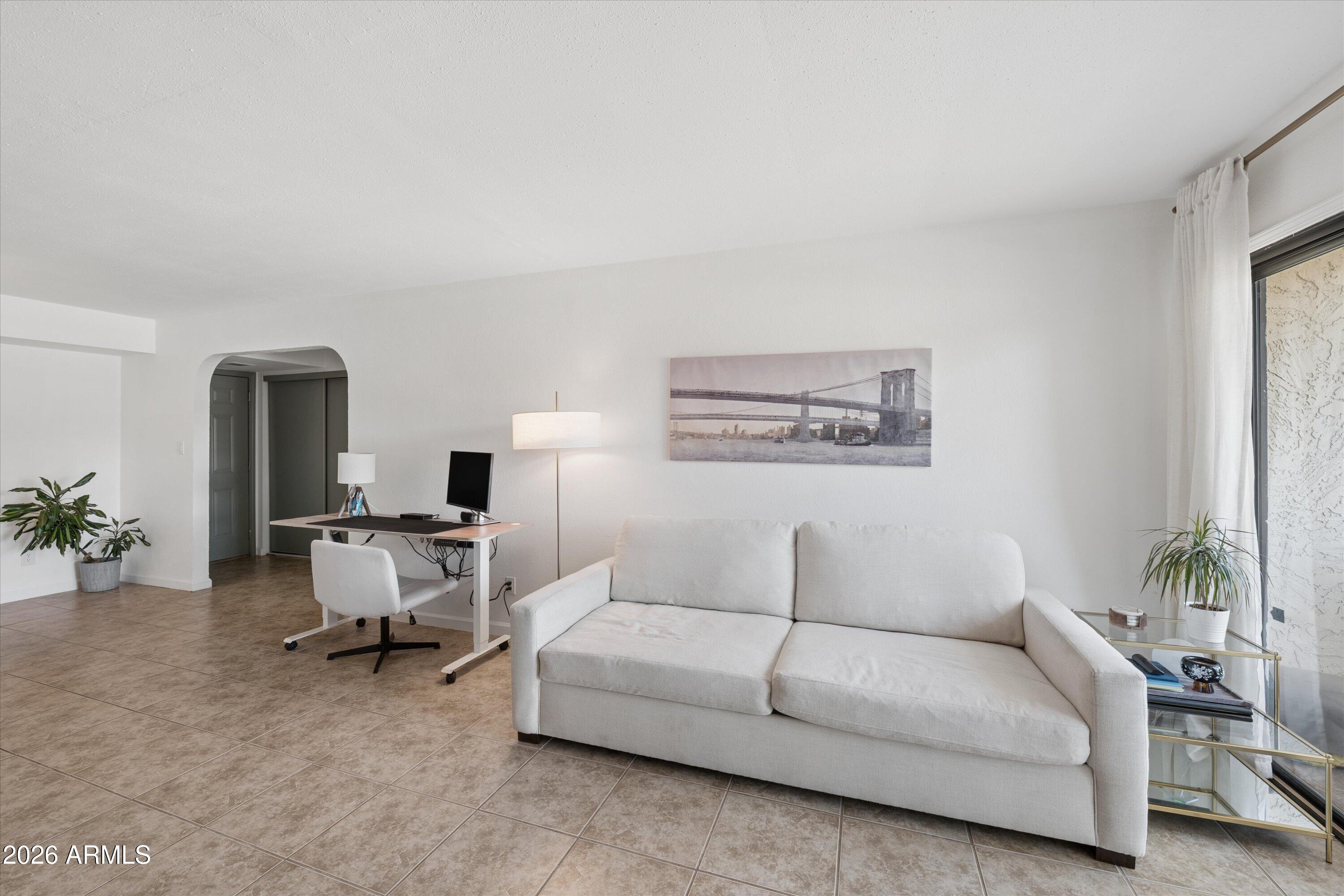 3825 E CAMELBACK Road E 186