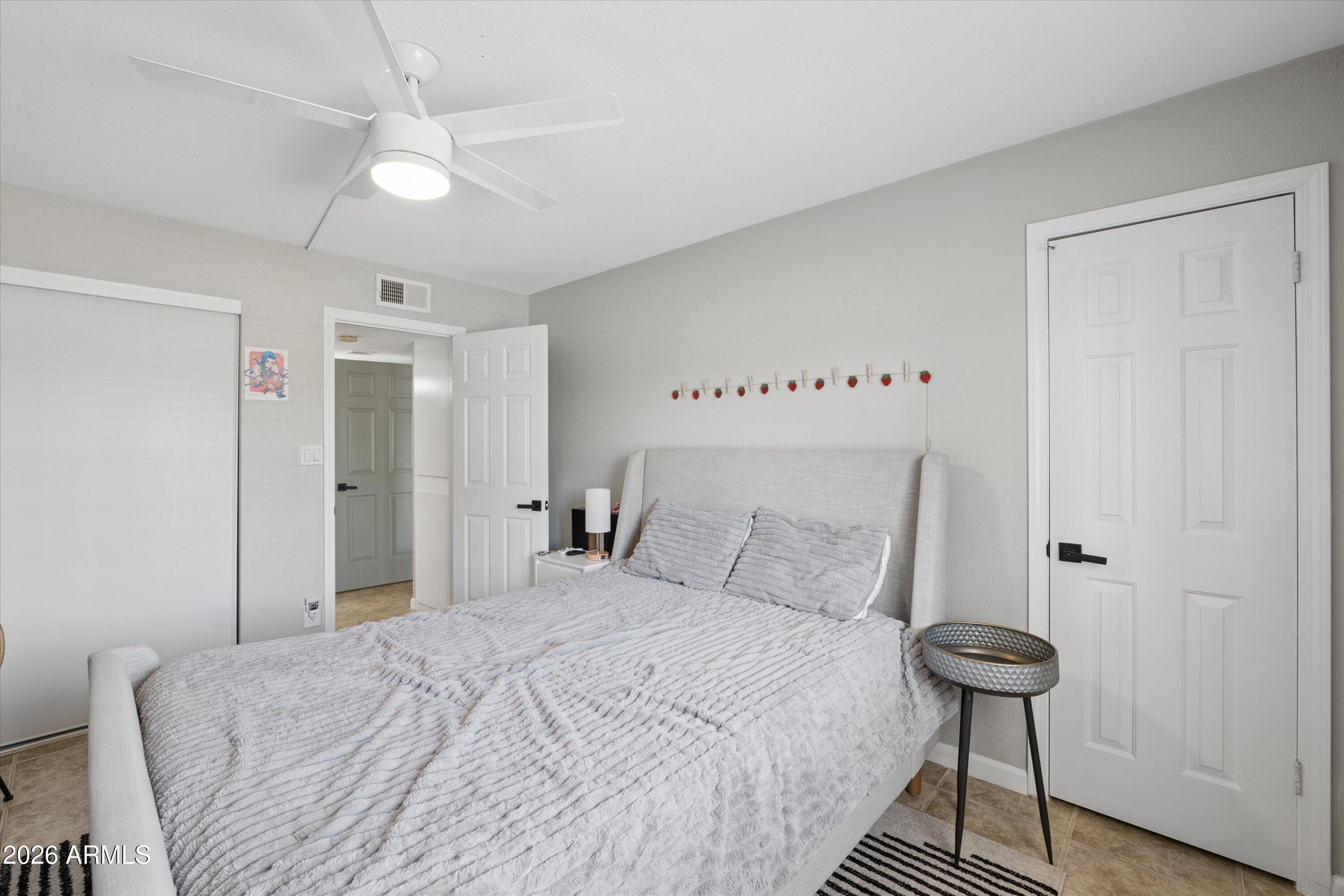 3825 E CAMELBACK Road E 186