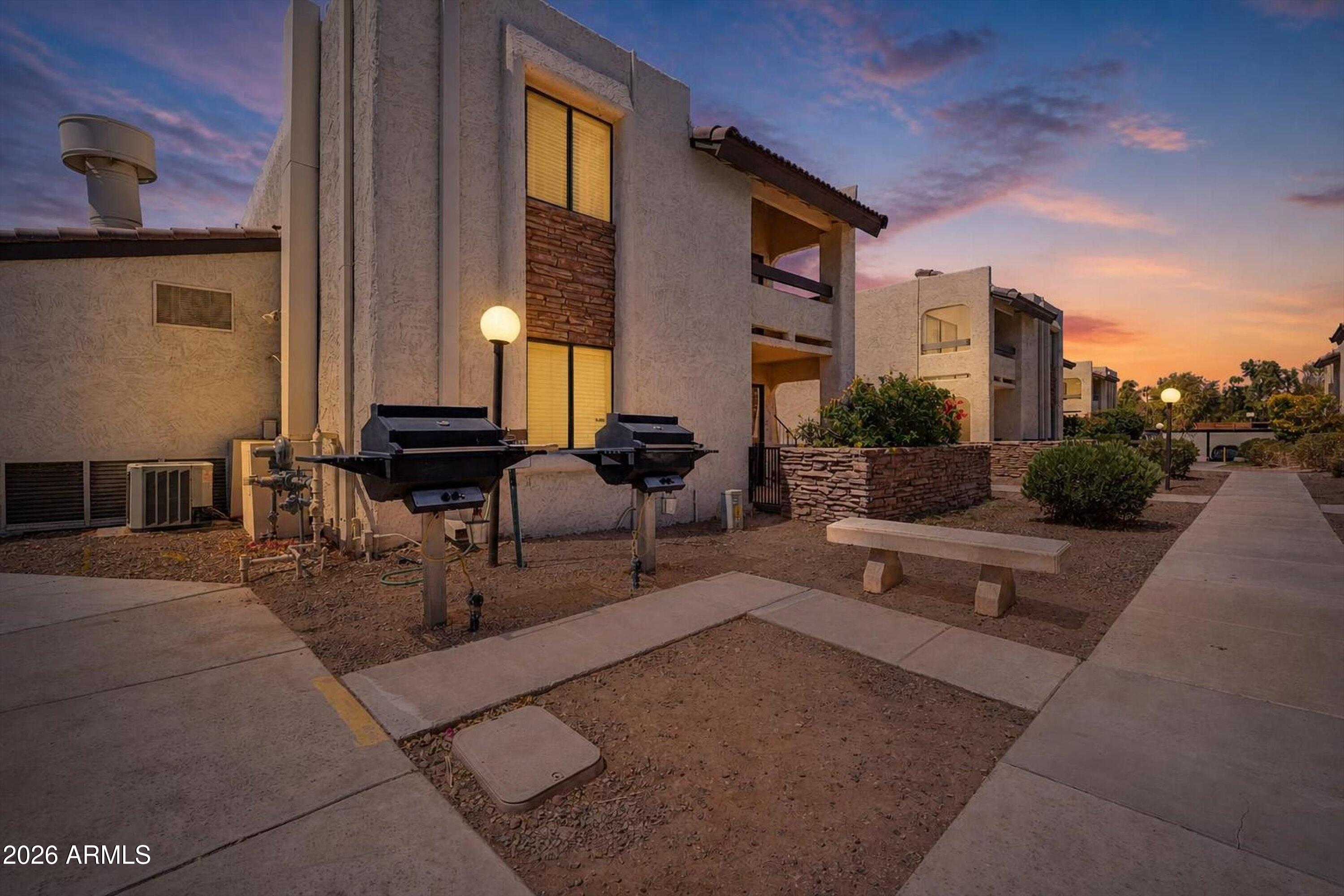 3825 E CAMELBACK Road E 186
