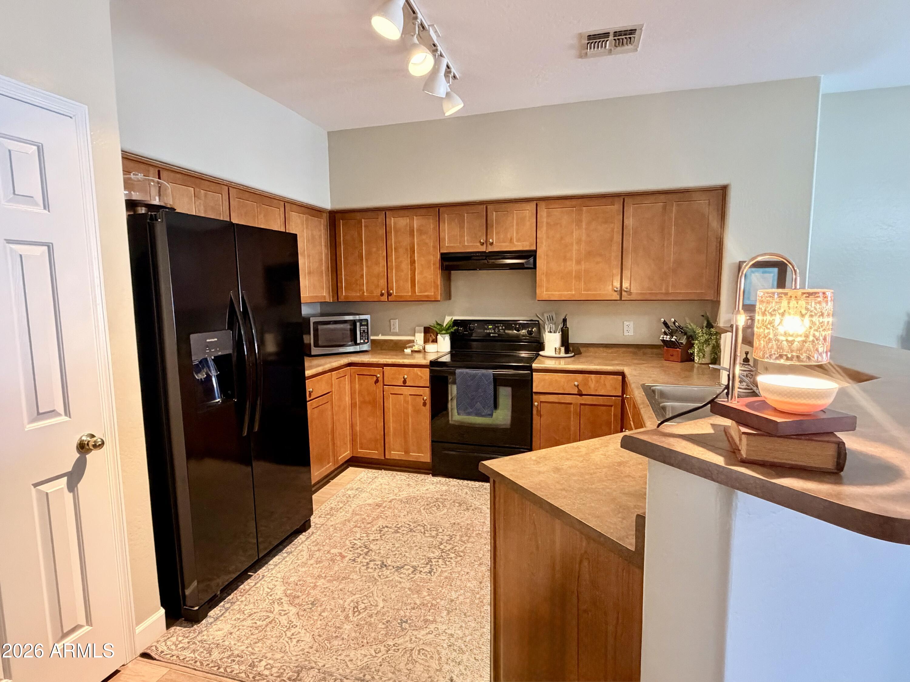 525 N MILLER Road 244