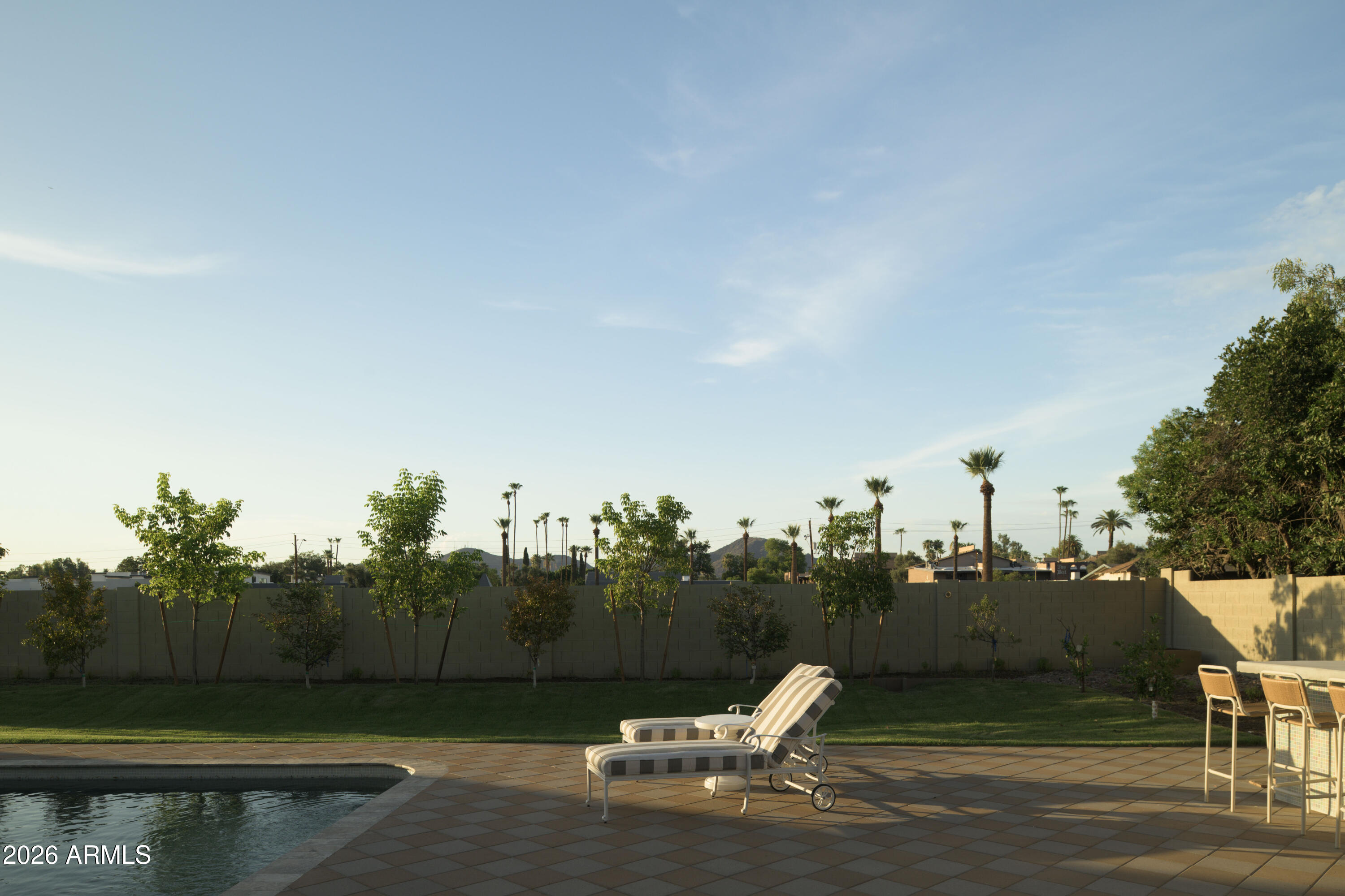 32 W LINGER Lane