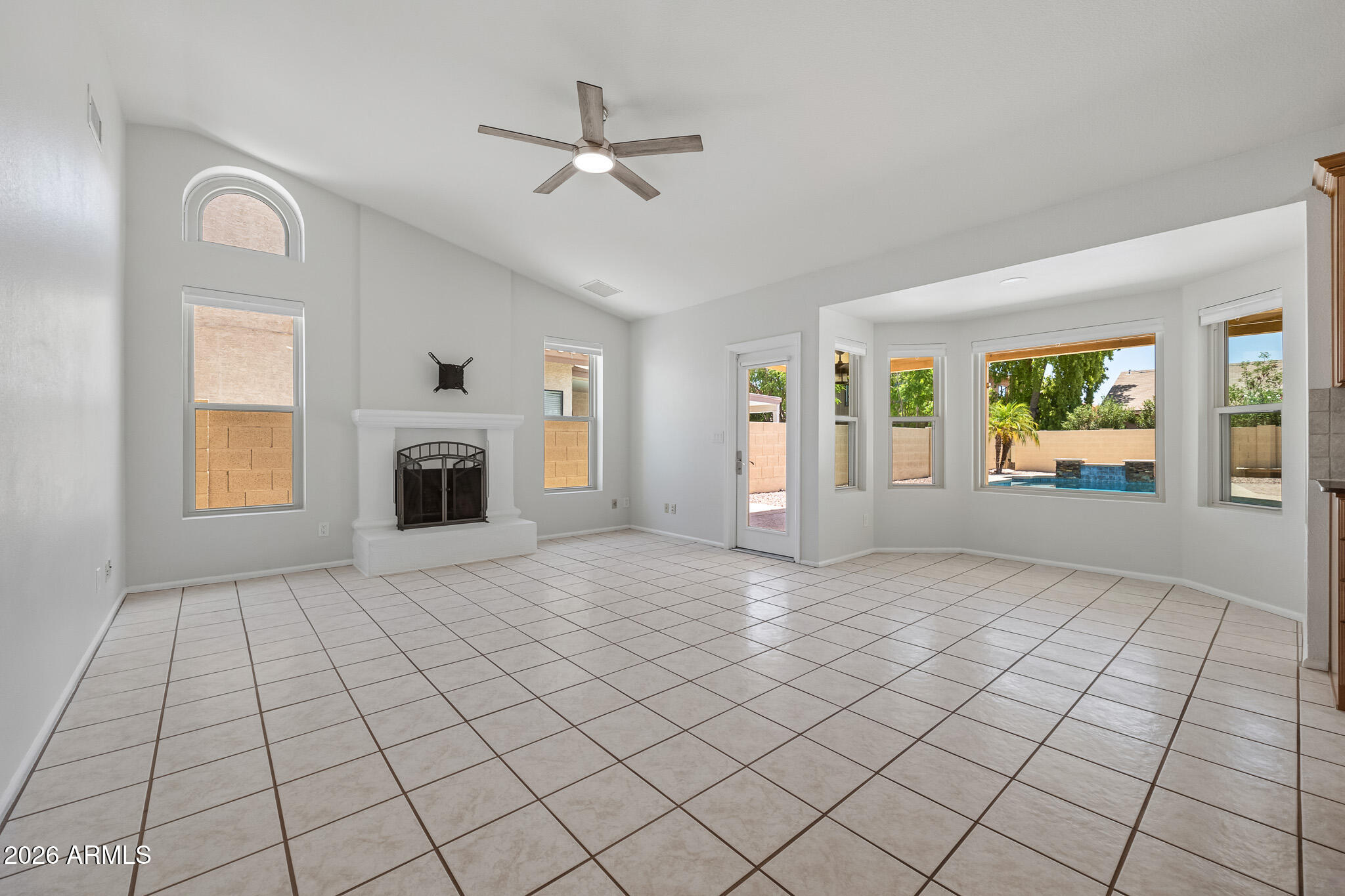 2419 W SHAWNEE Drive