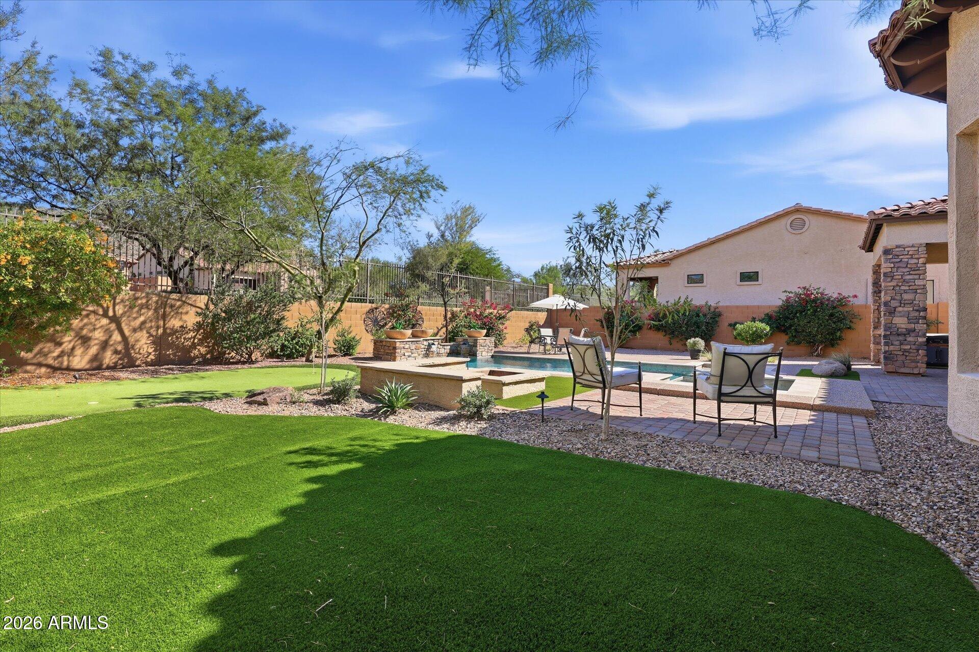 4223 N ARBOLES Circle