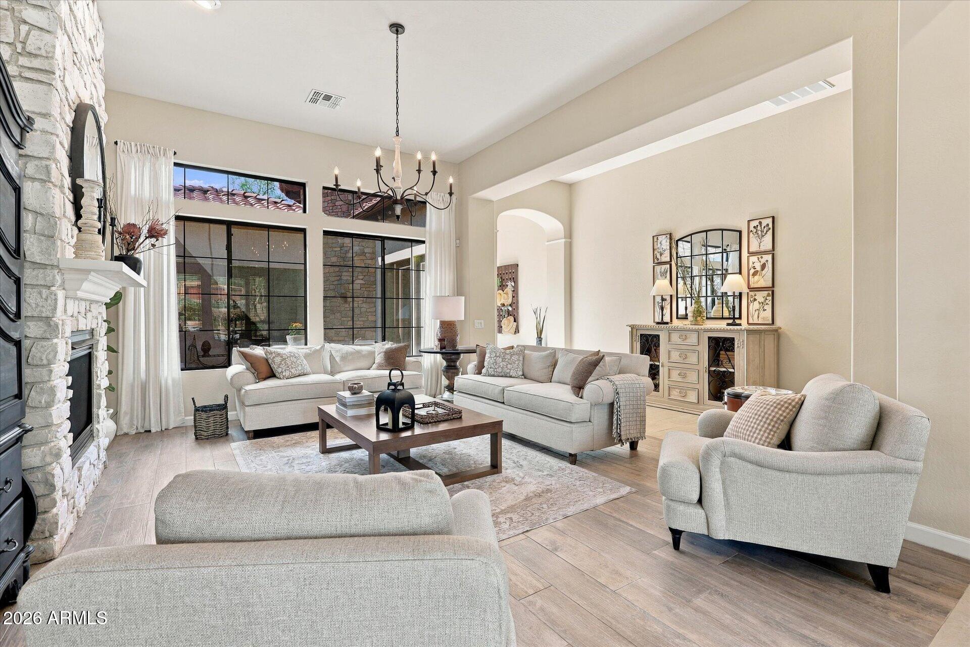 4223 N ARBOLES Circle
