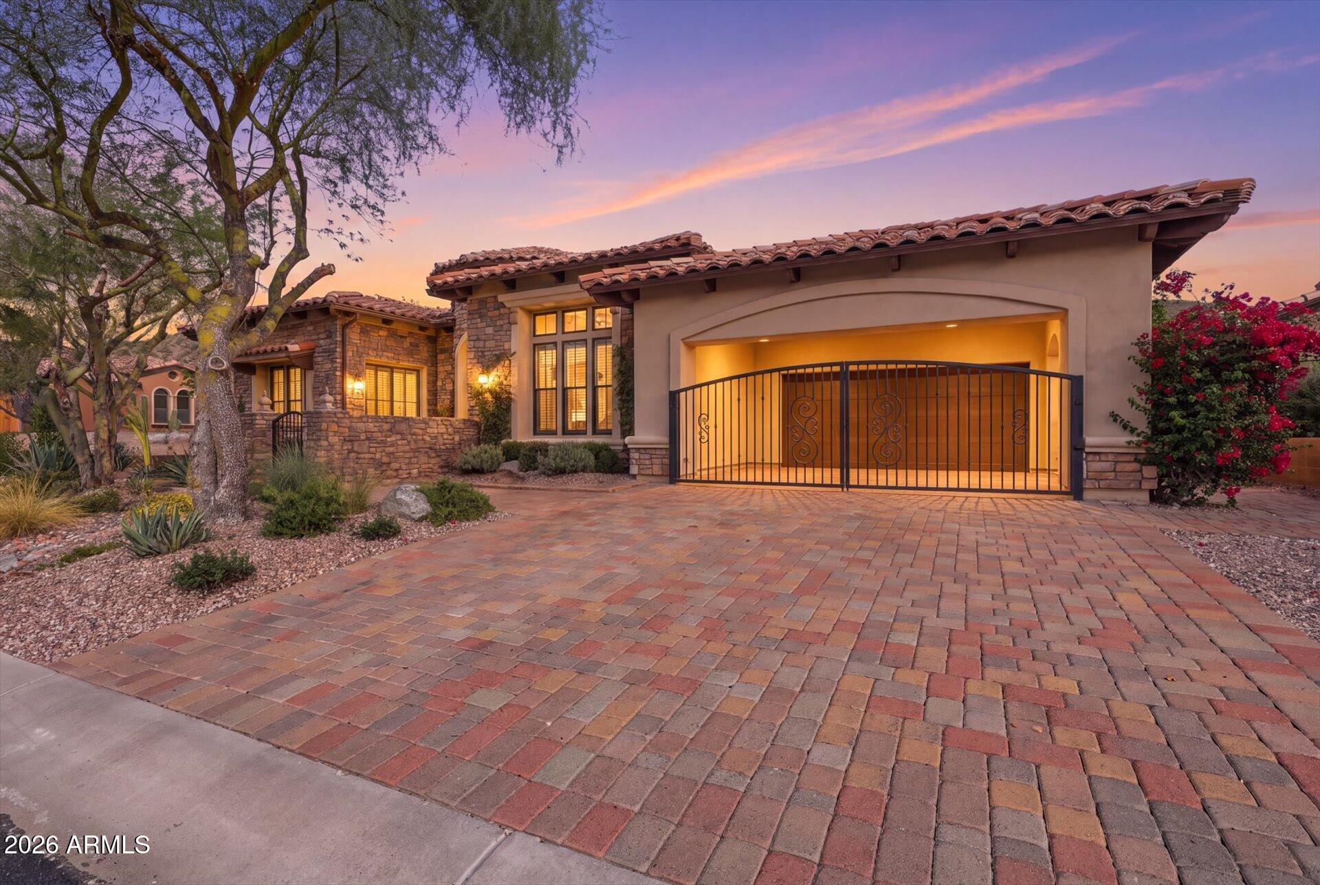 4223 N ARBOLES Circle