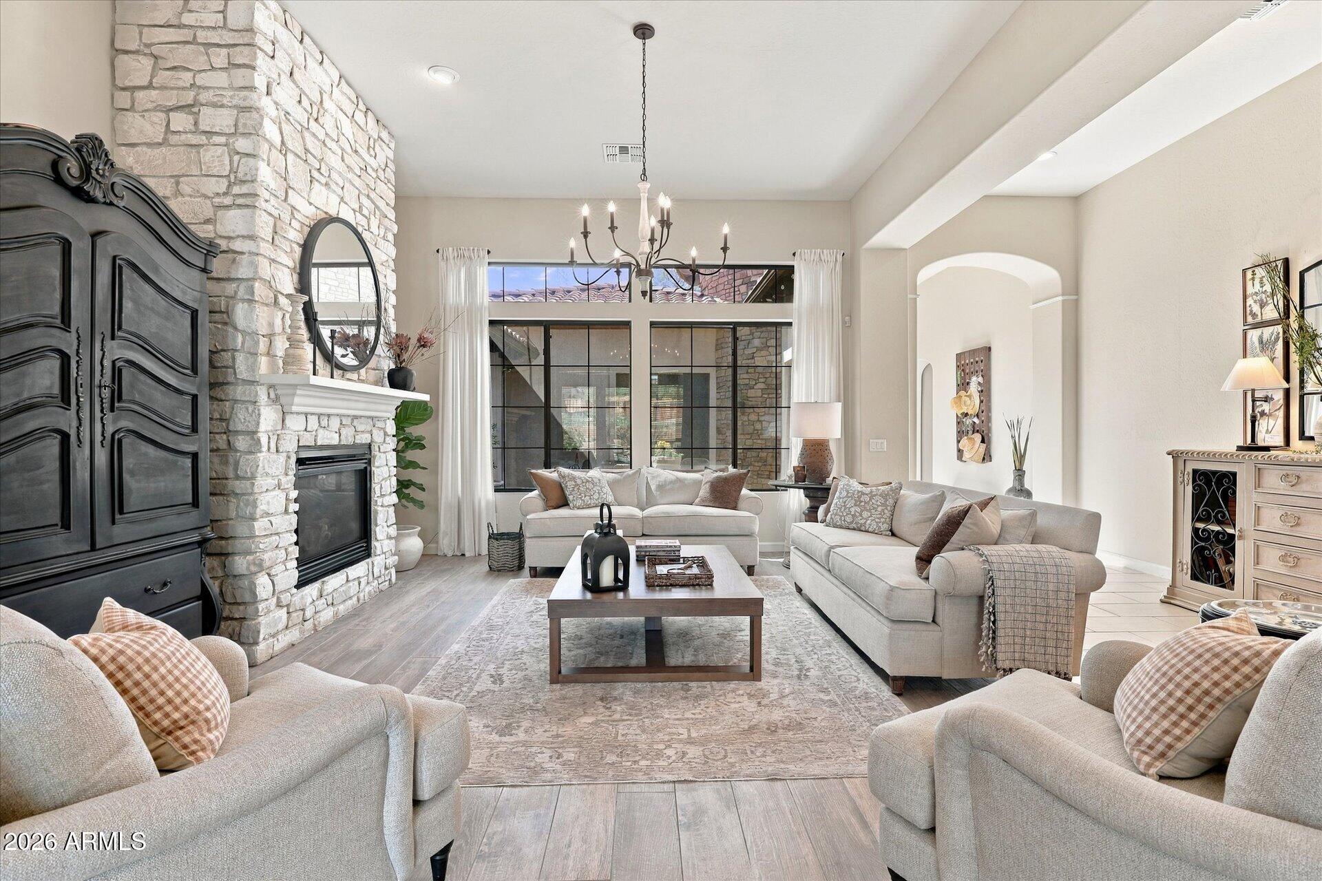 4223 N ARBOLES Circle