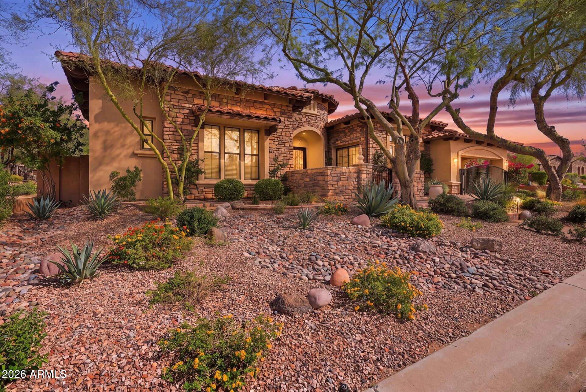 4223 N ARBOLES Circle