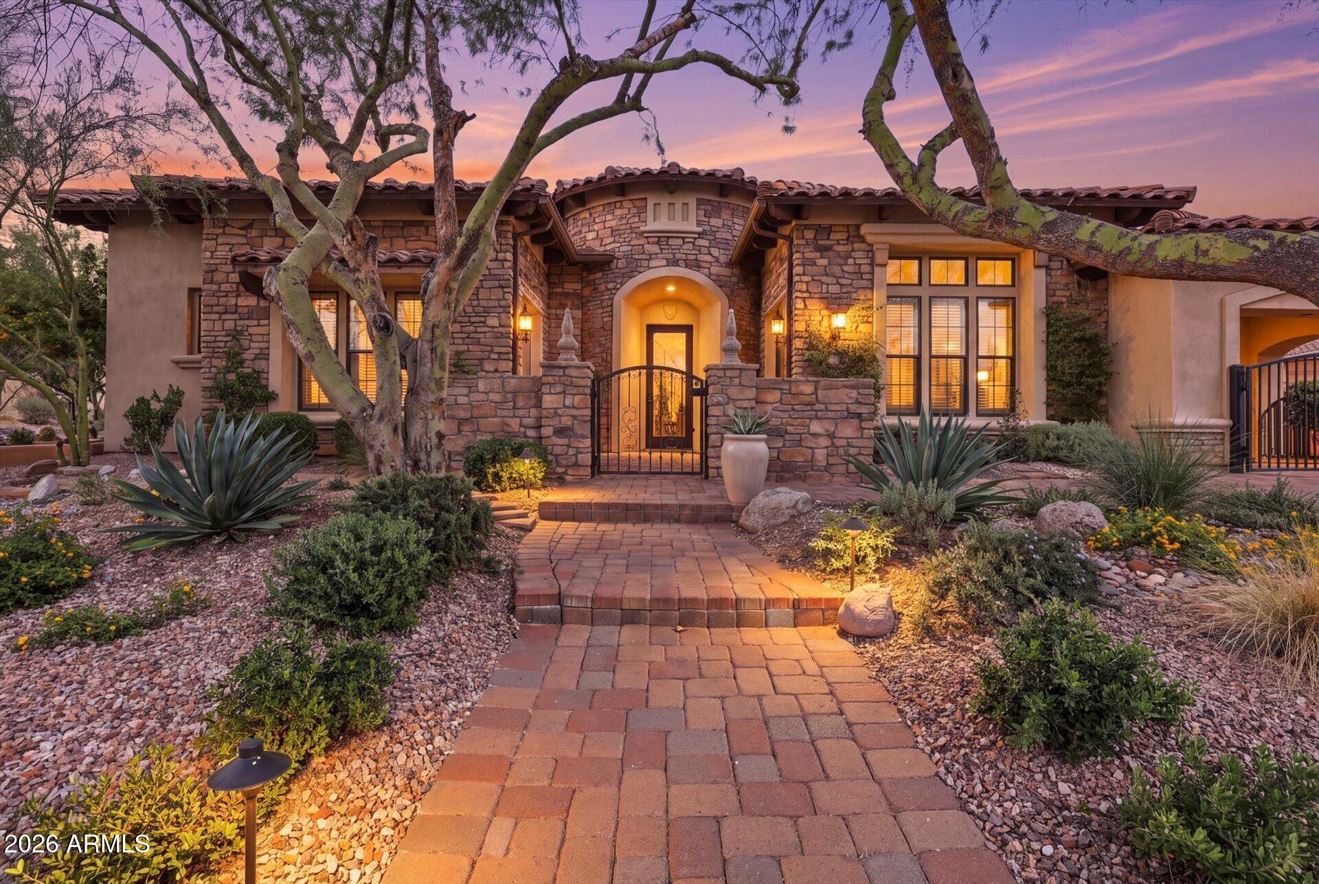 4223 N ARBOLES Circle