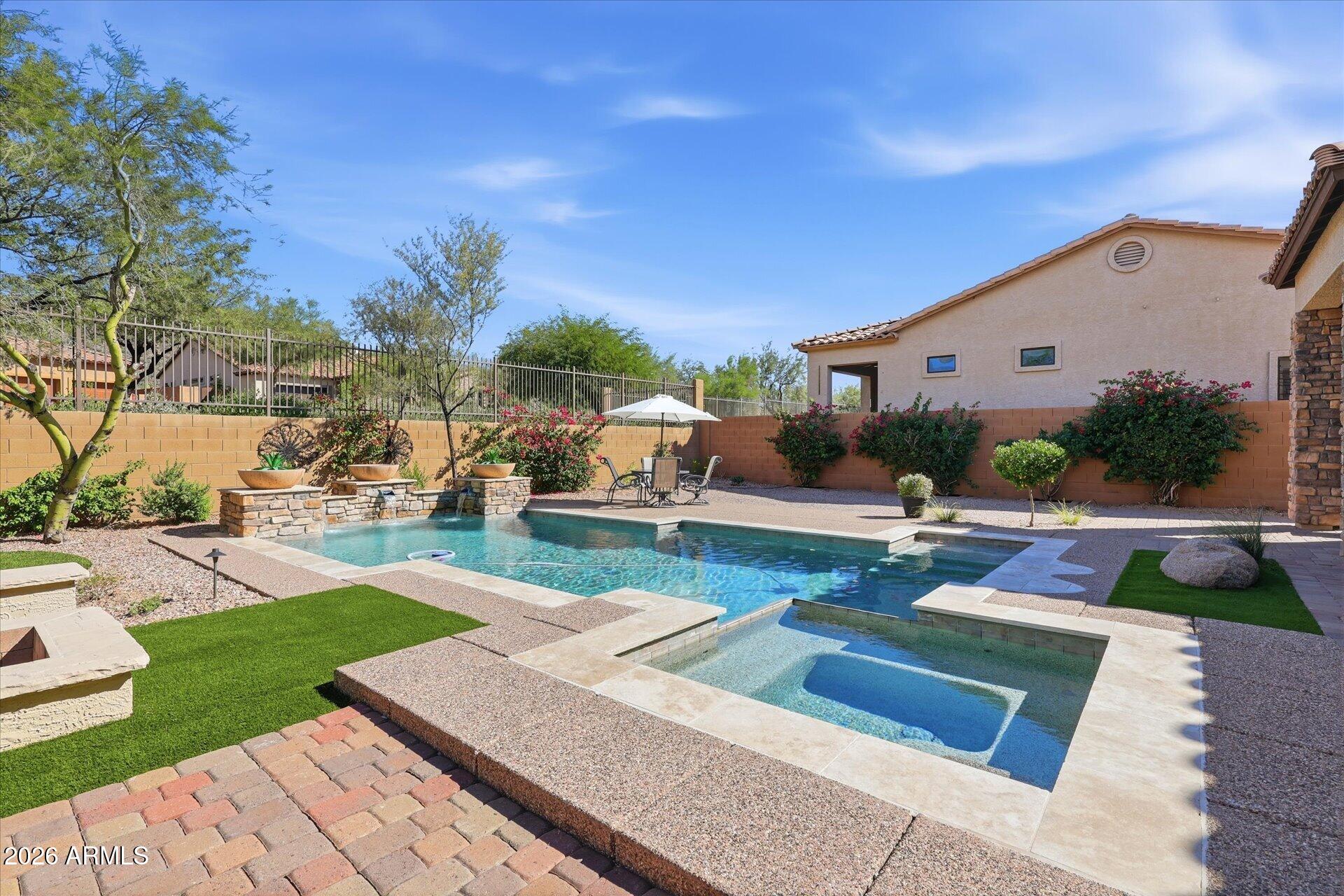 4223 N ARBOLES Circle