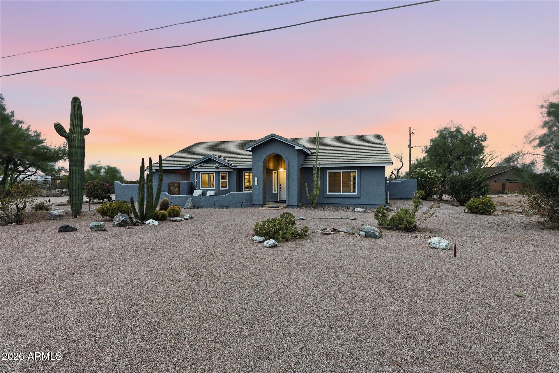 1534 N ACACIA Road