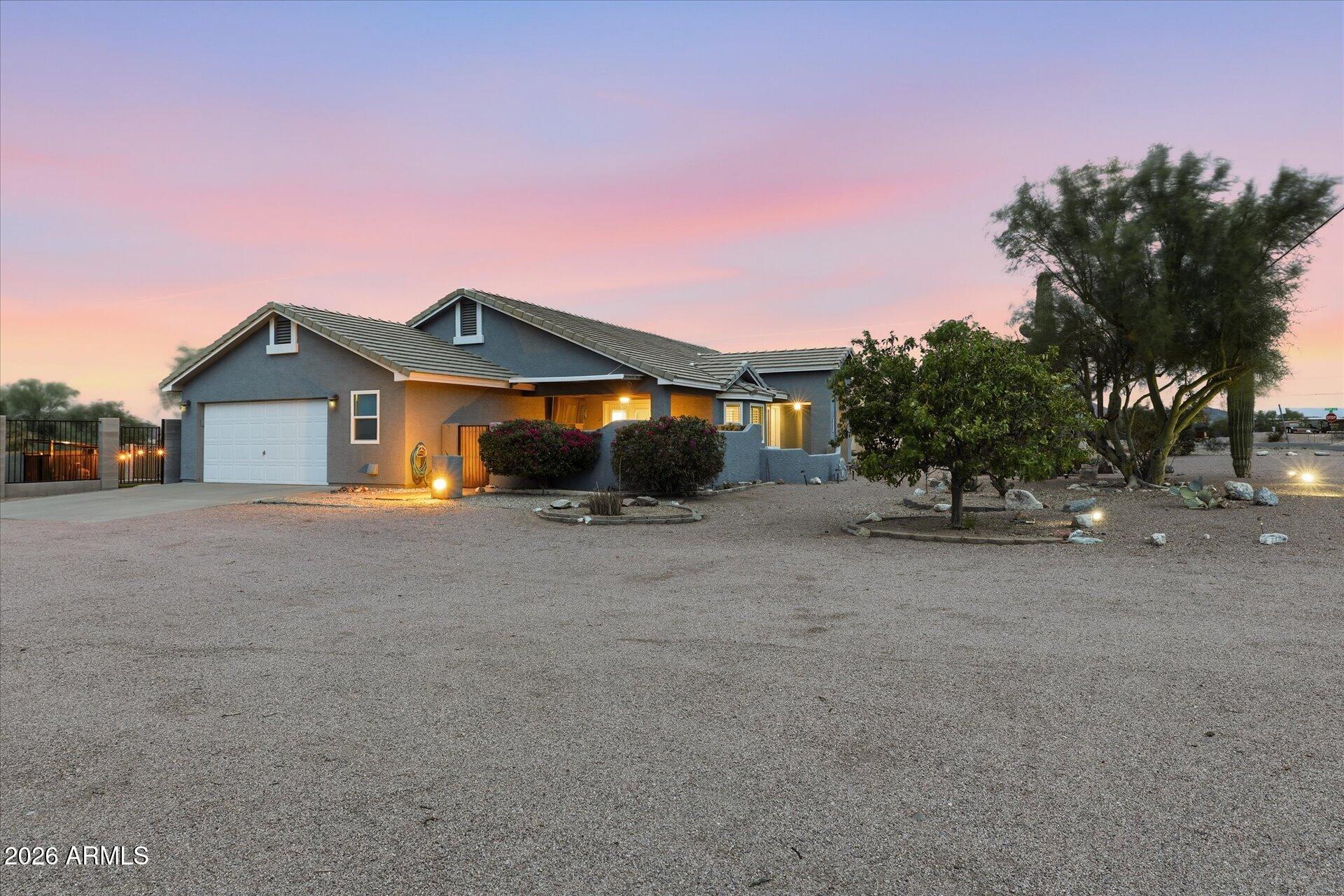1534 N ACACIA Road