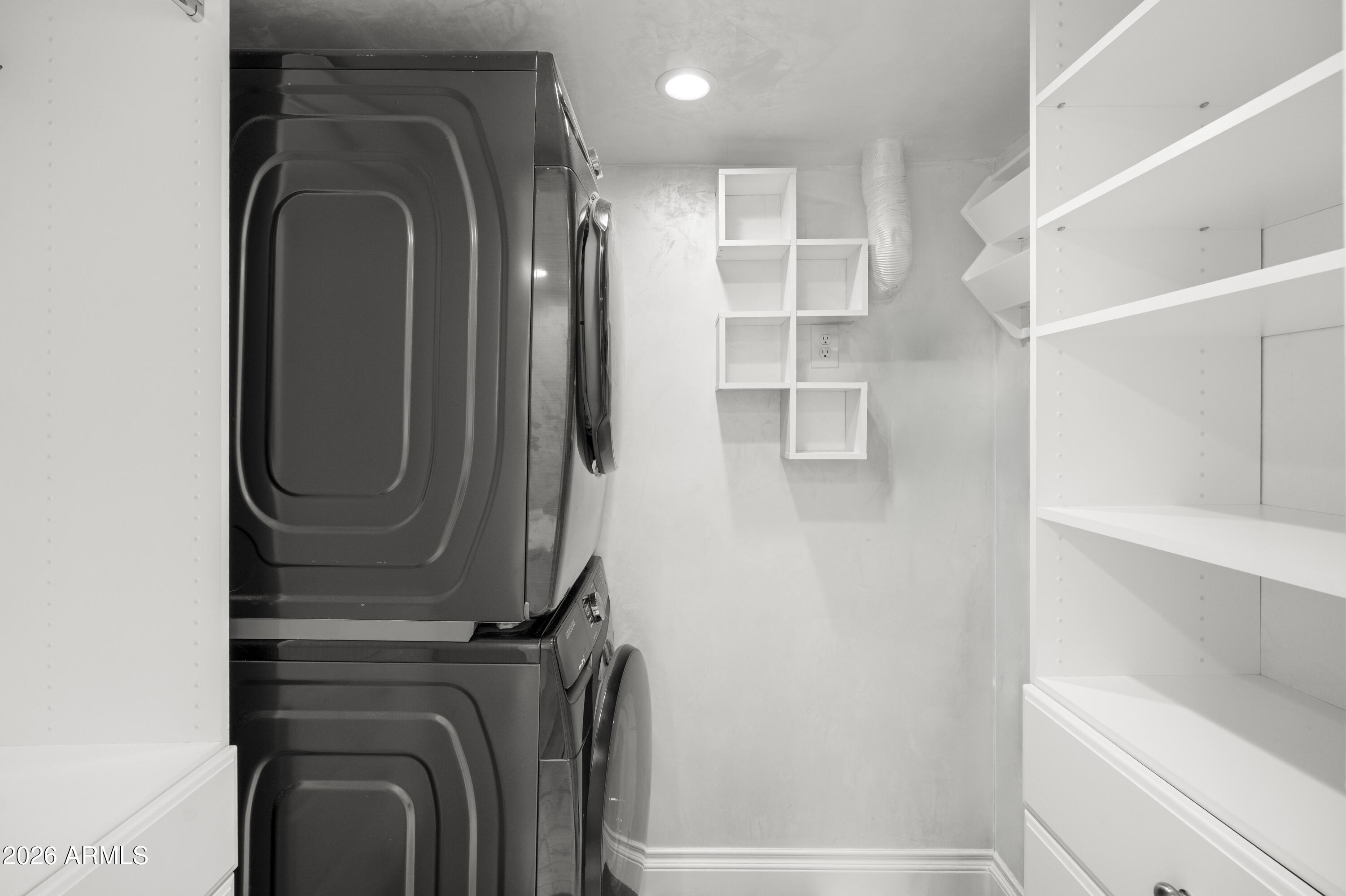 6900 N HIGHLANDS Drive