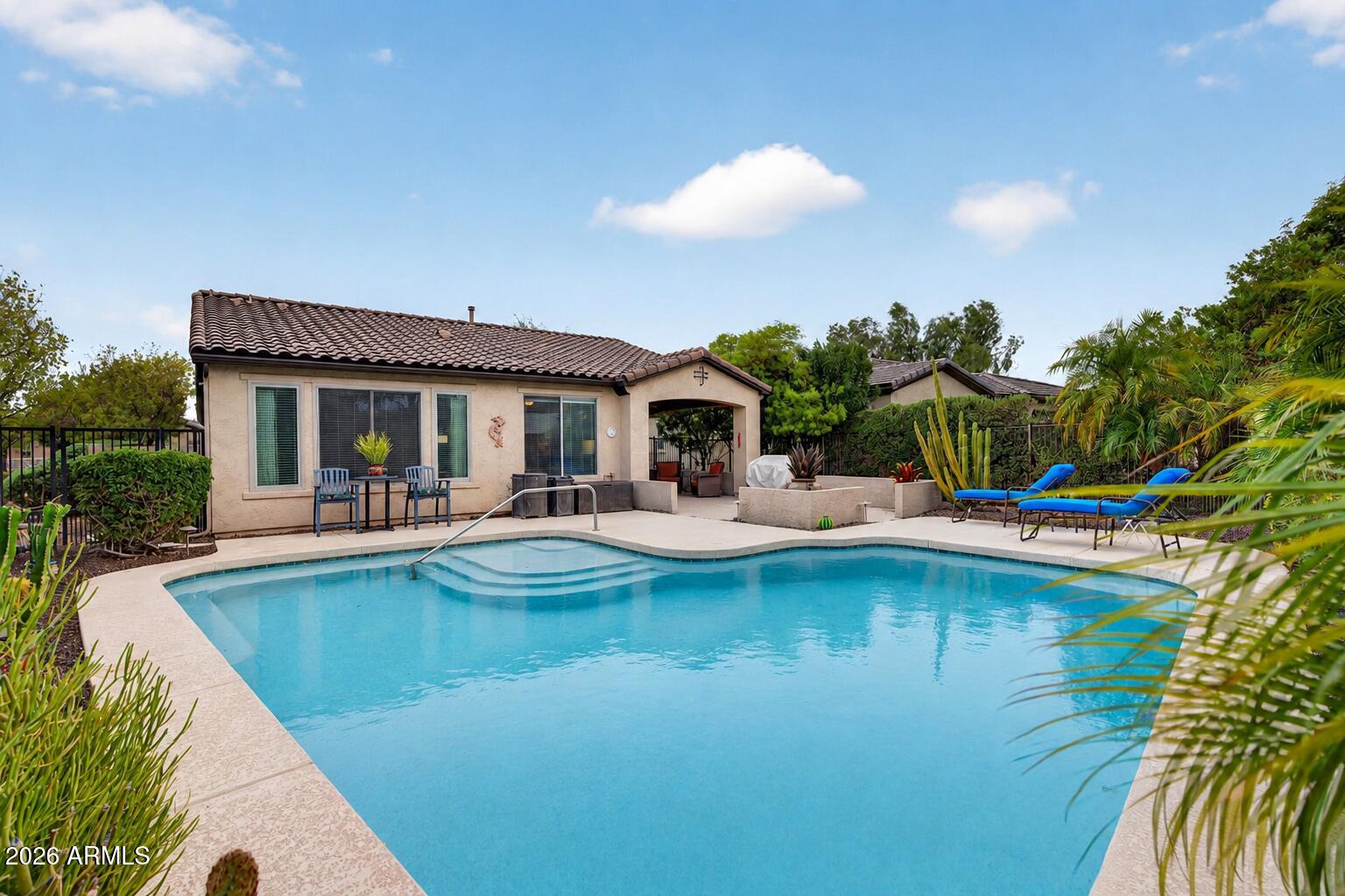 12376 W RUNNING DEER Trail