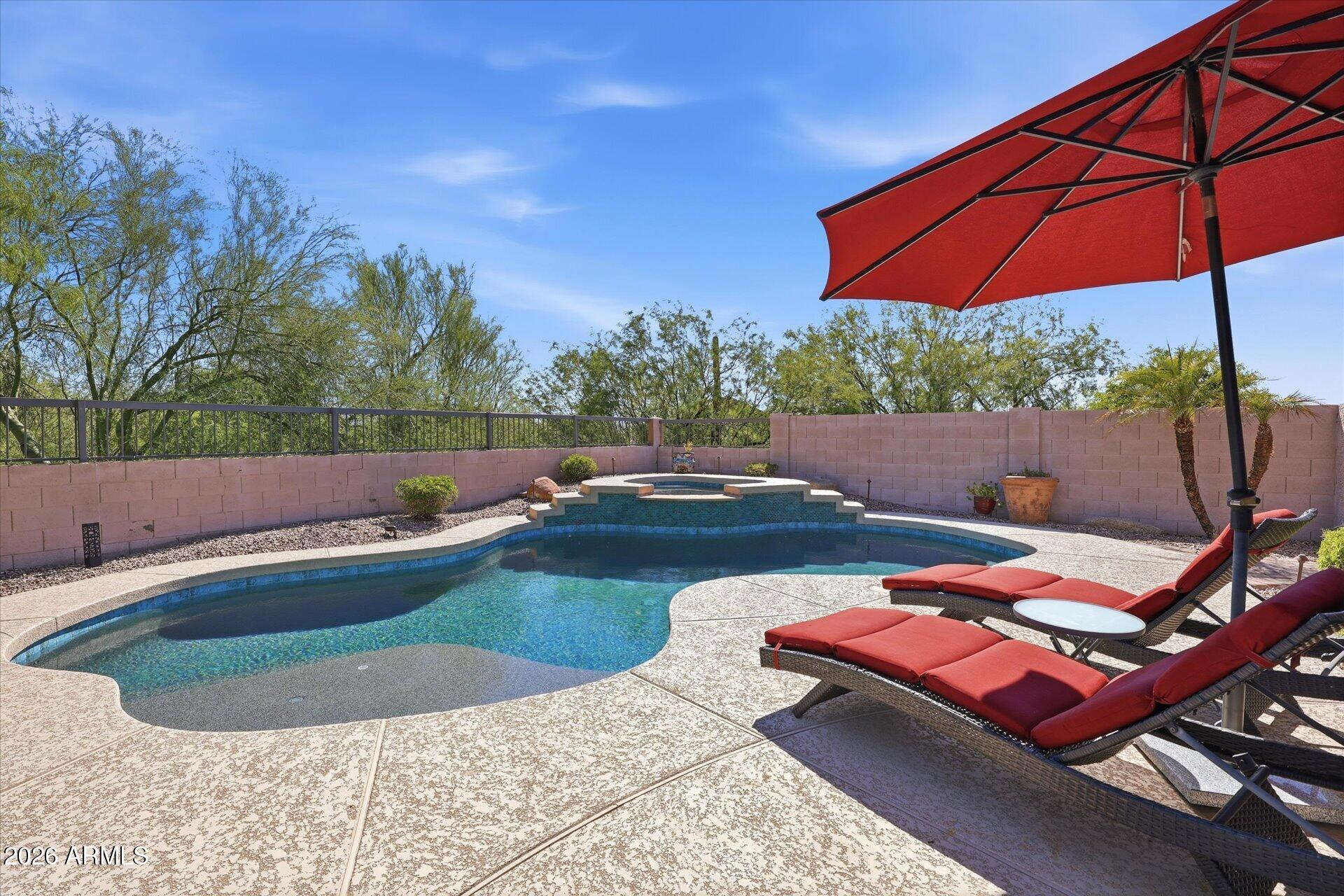 7963 E SUGARLOAF Circle