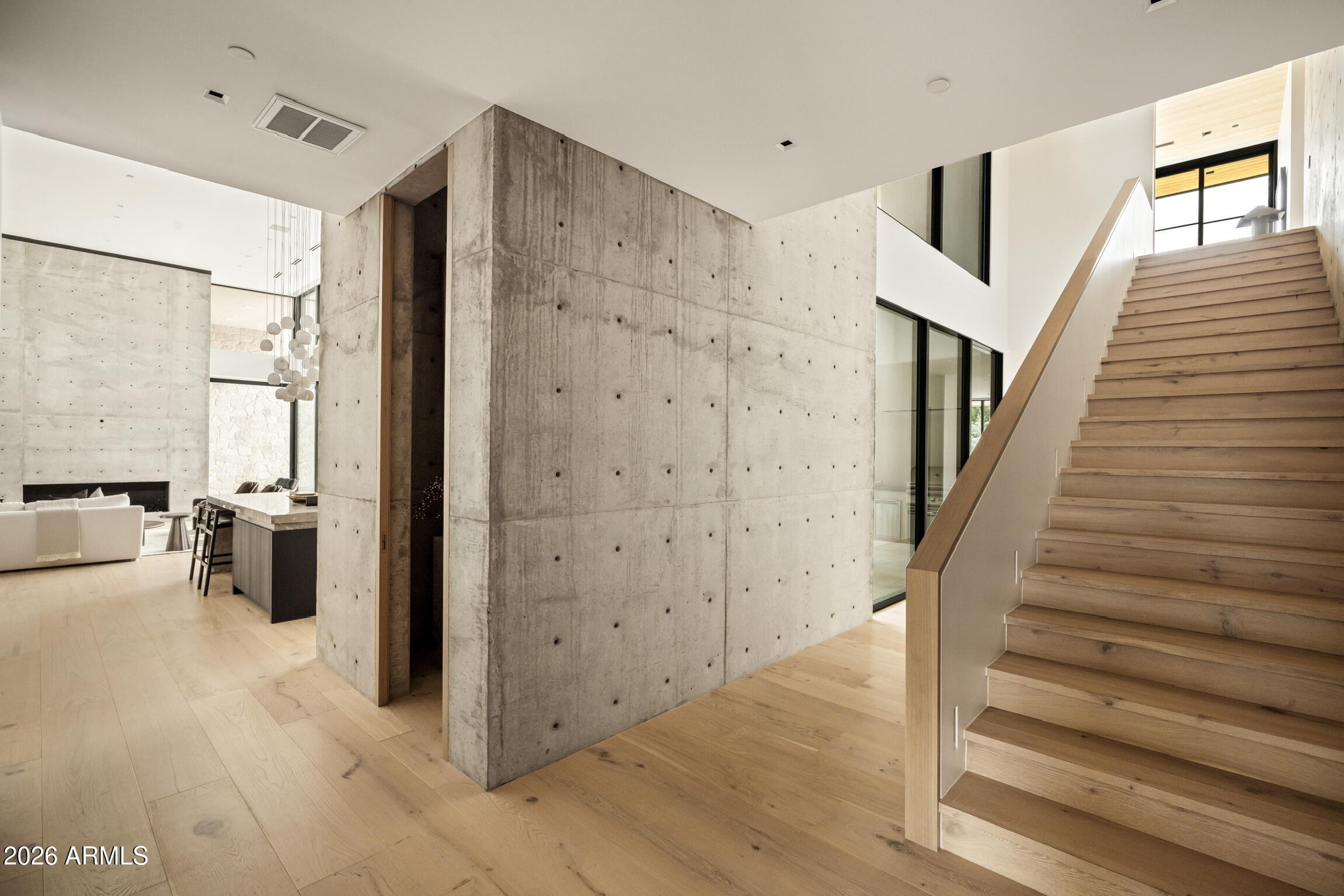 5626 E MONTECITO Avenue