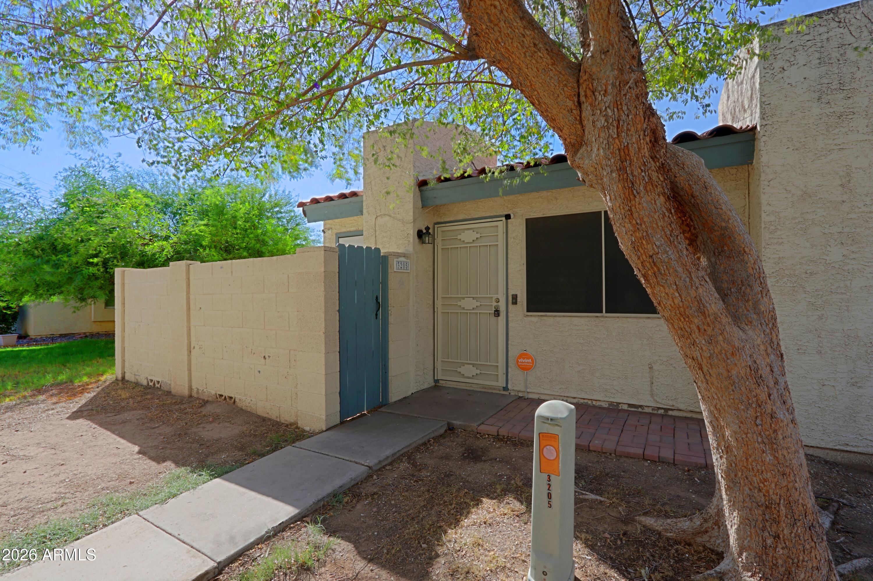 3205 W LOMA Lane 3