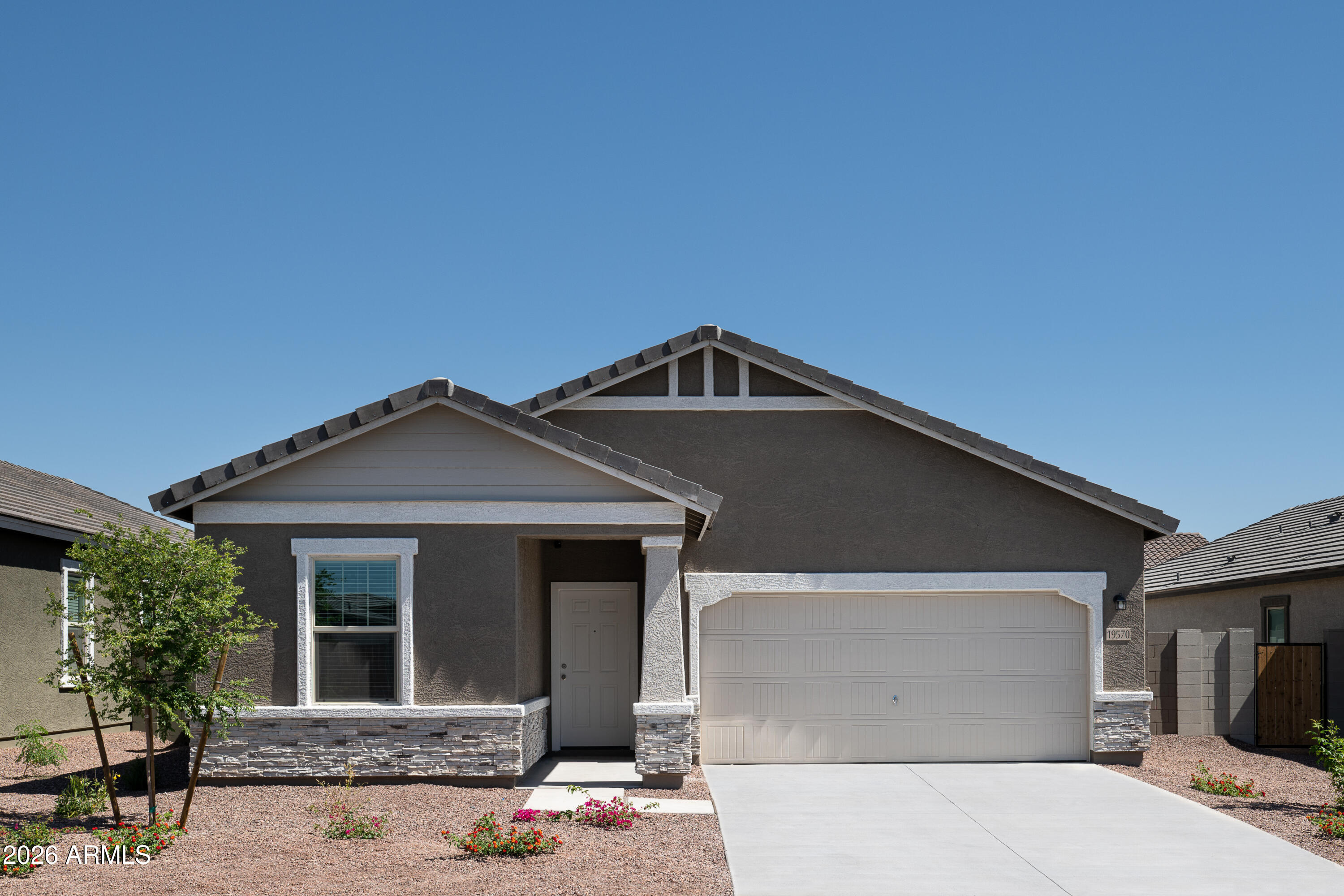 24124 W HUNTINGTON Drive