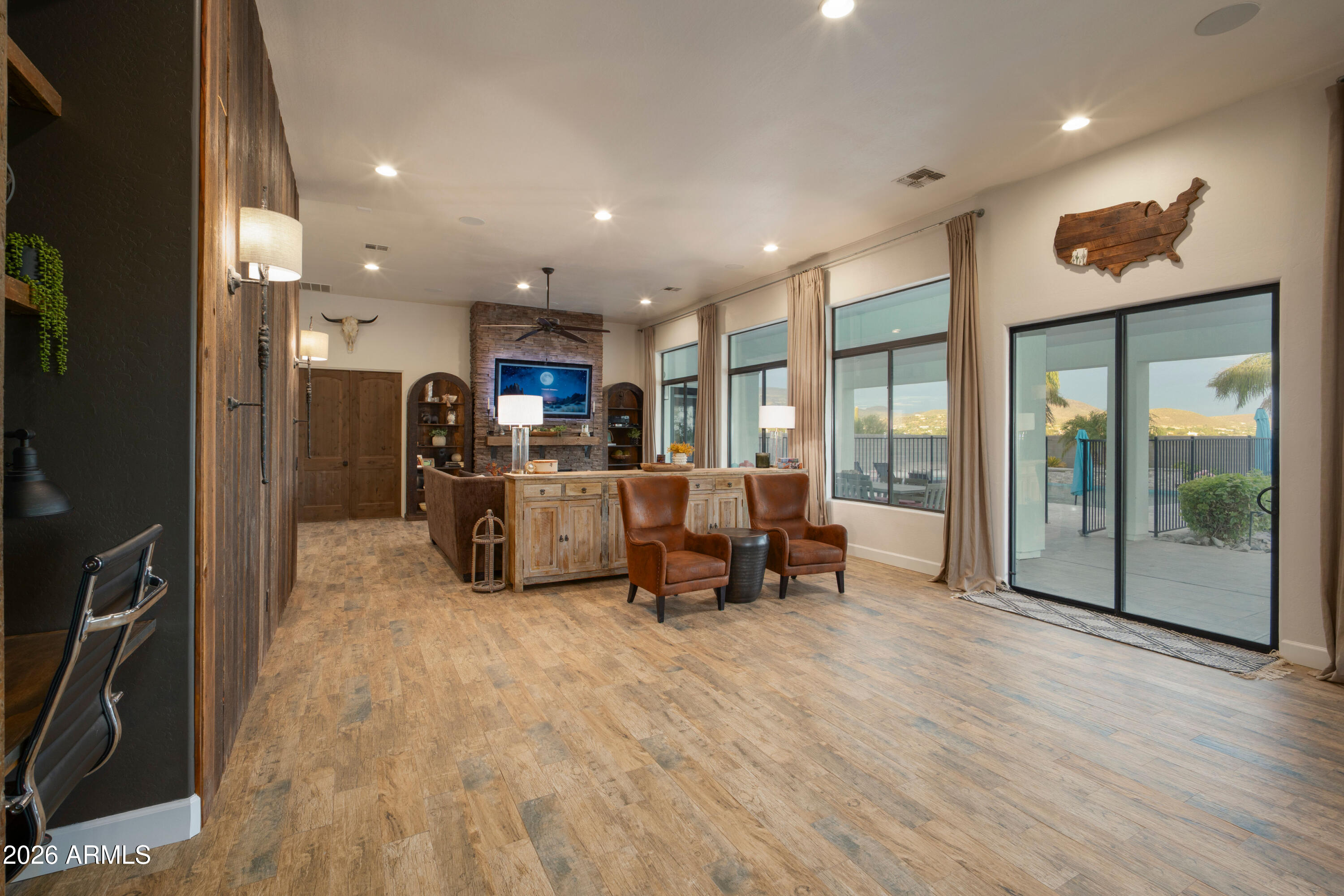 119 E Sabrosa Drive