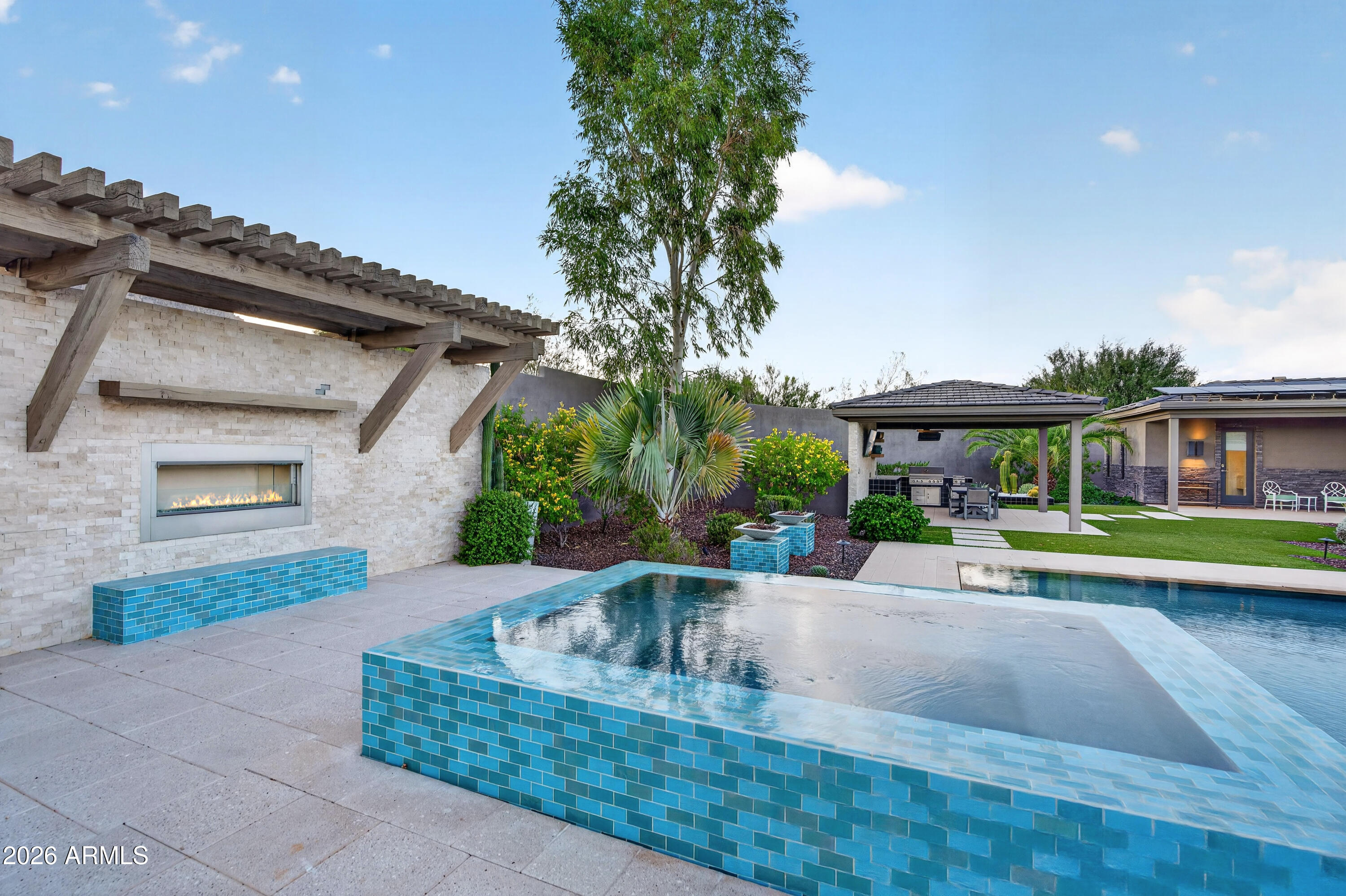 11605 E DESERT HOLLY Drive