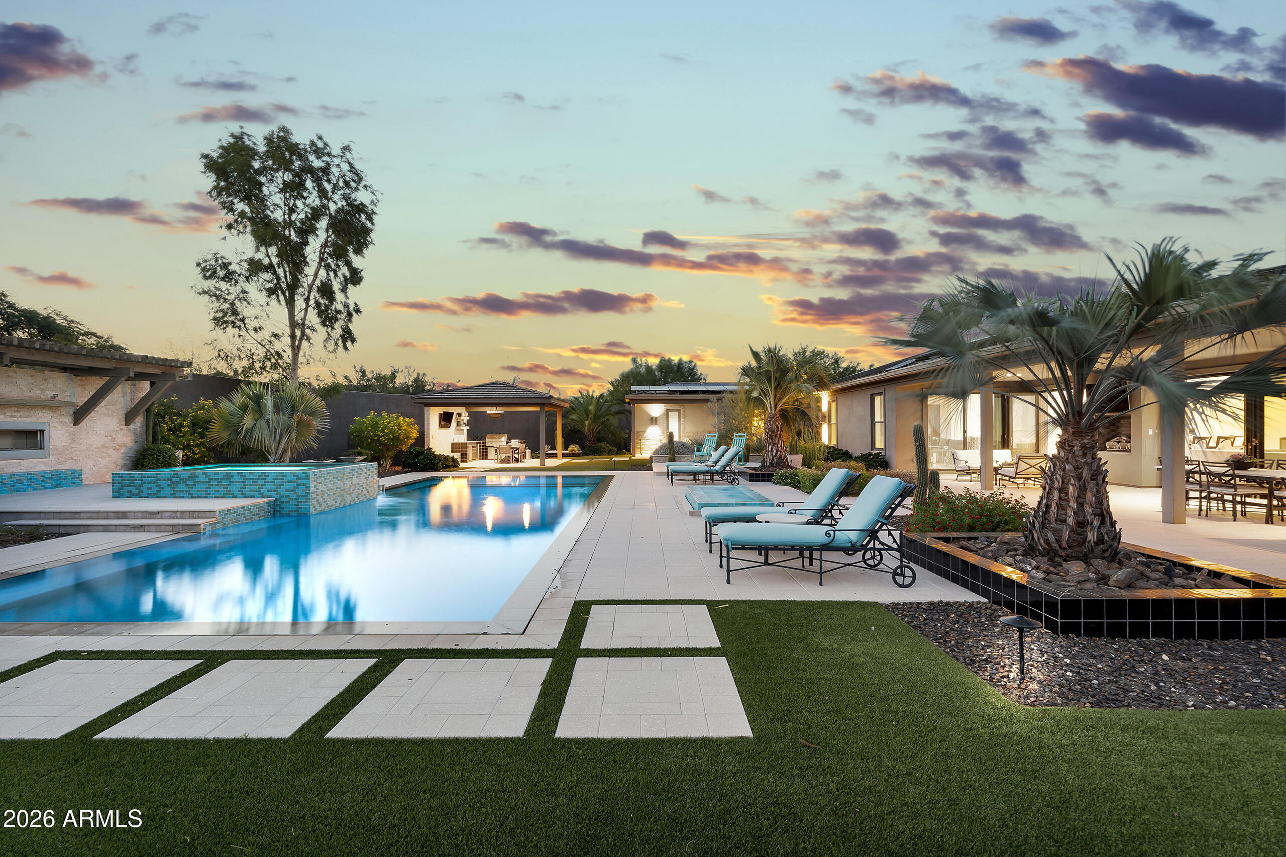 11605 E DESERT HOLLY Drive