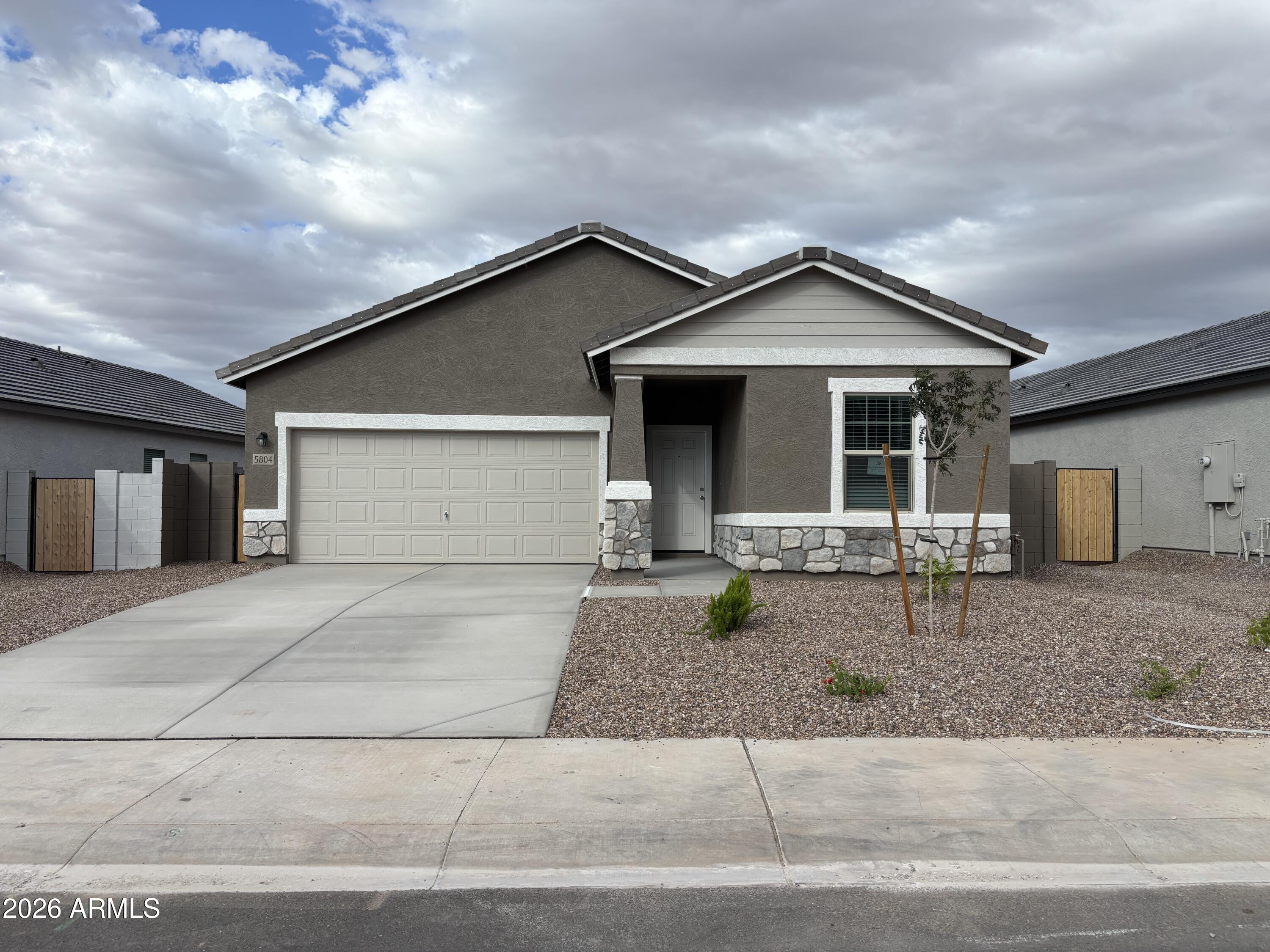 5804 E HORNBLENDE Way