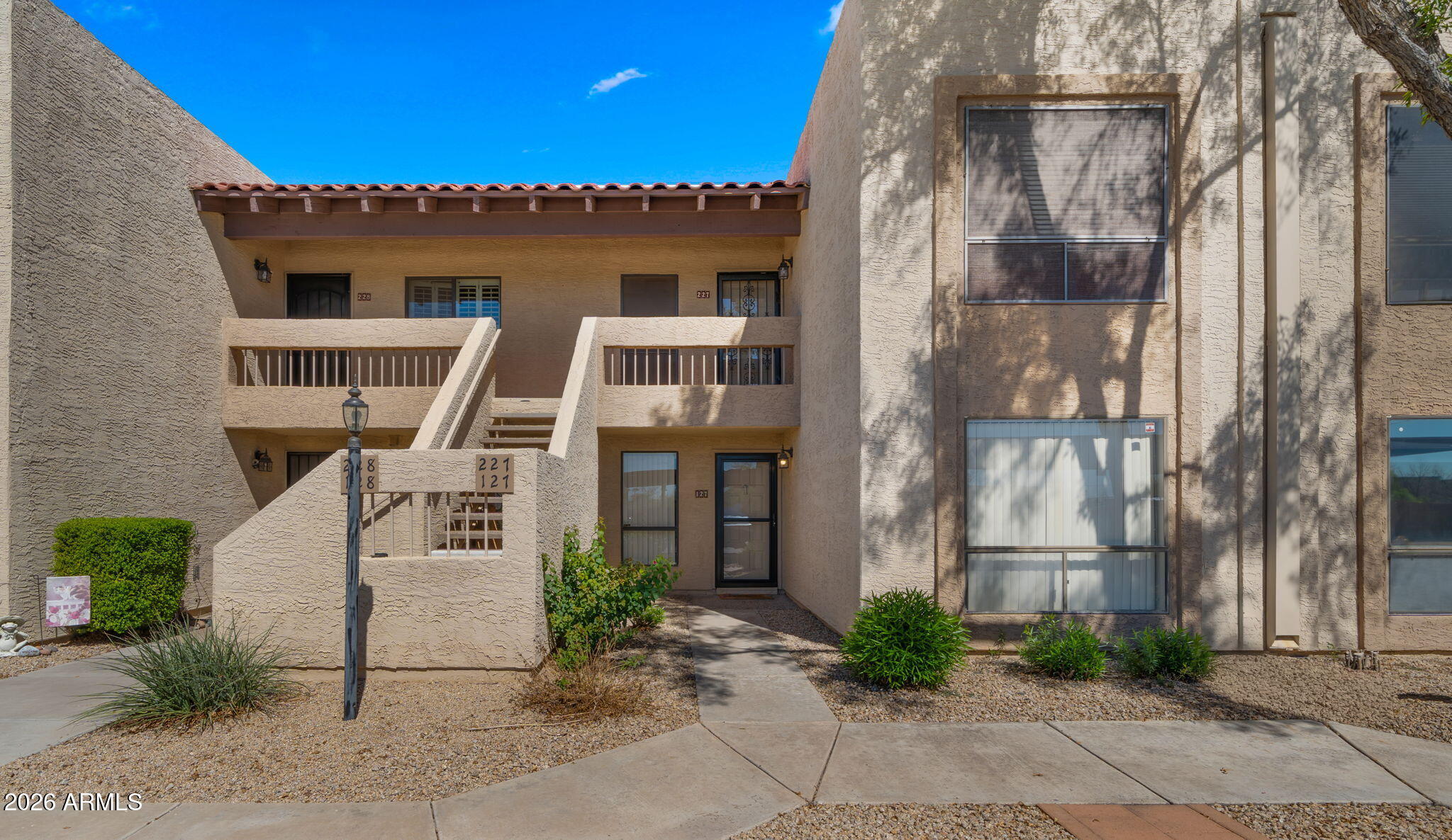 8651 E ROYAL PALM Road 127