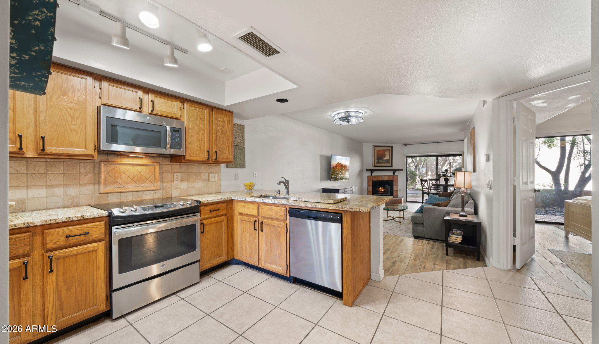 8651 E ROYAL PALM Road 127