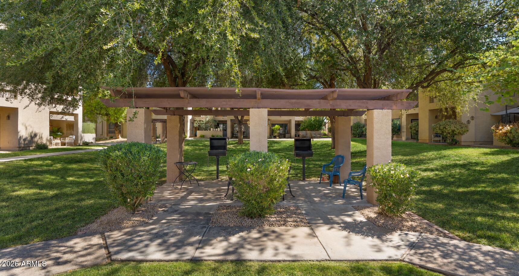 8651 E ROYAL PALM Road 127