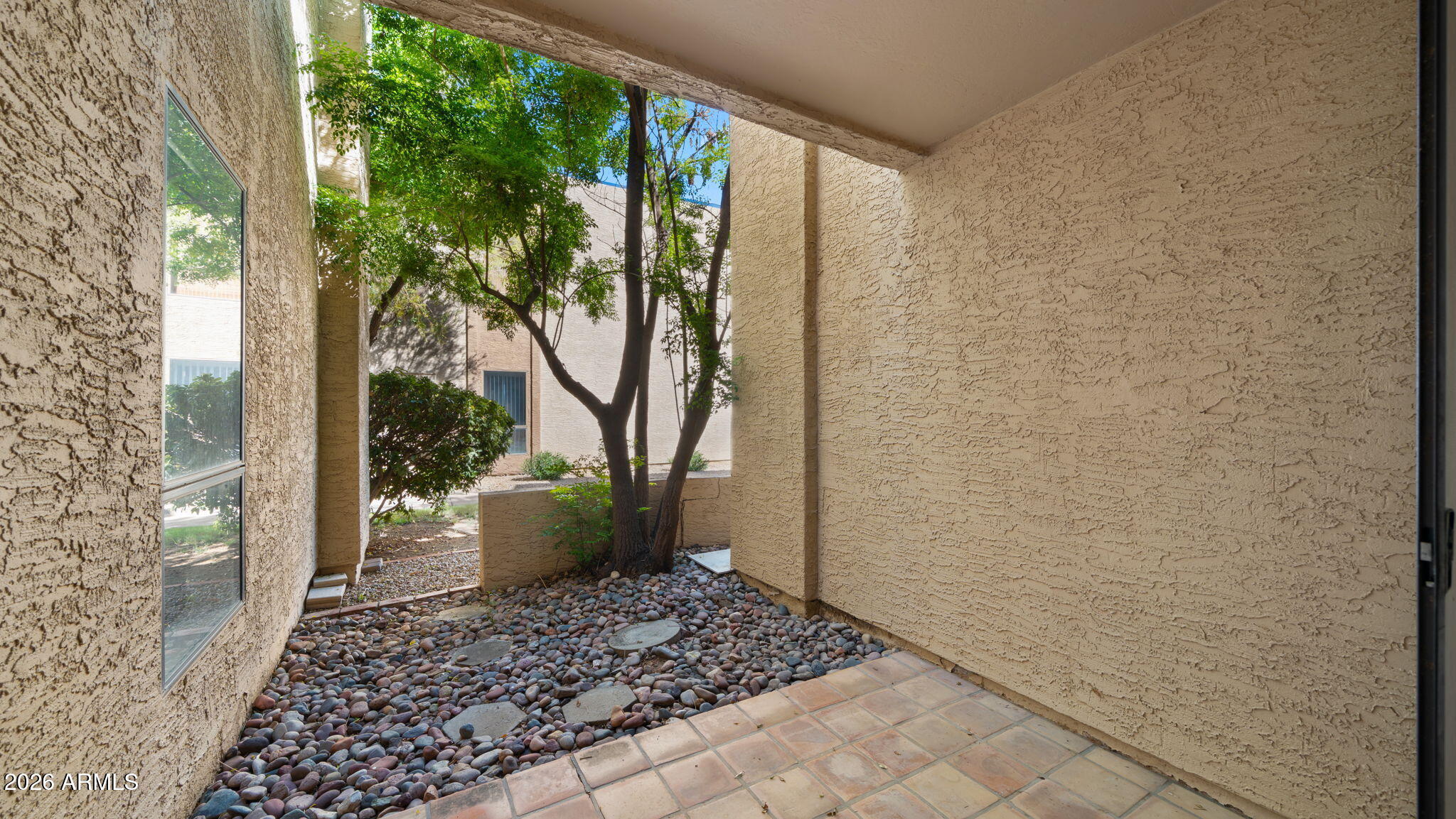 8651 E ROYAL PALM Road 127