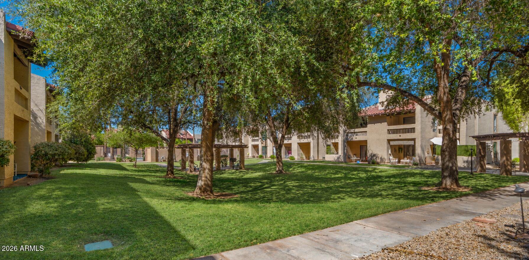 8651 E ROYAL PALM Road 127