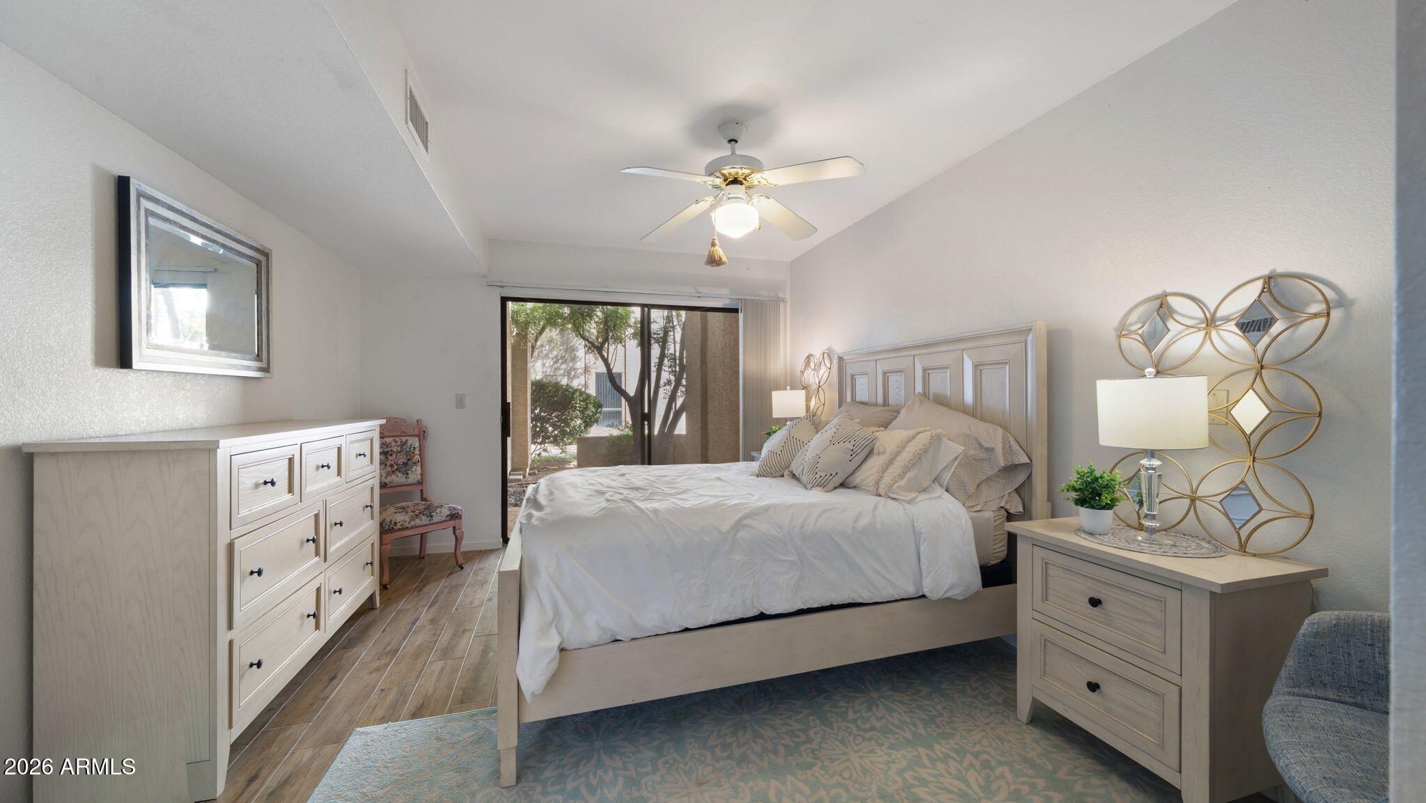 8651 E ROYAL PALM Road 127
