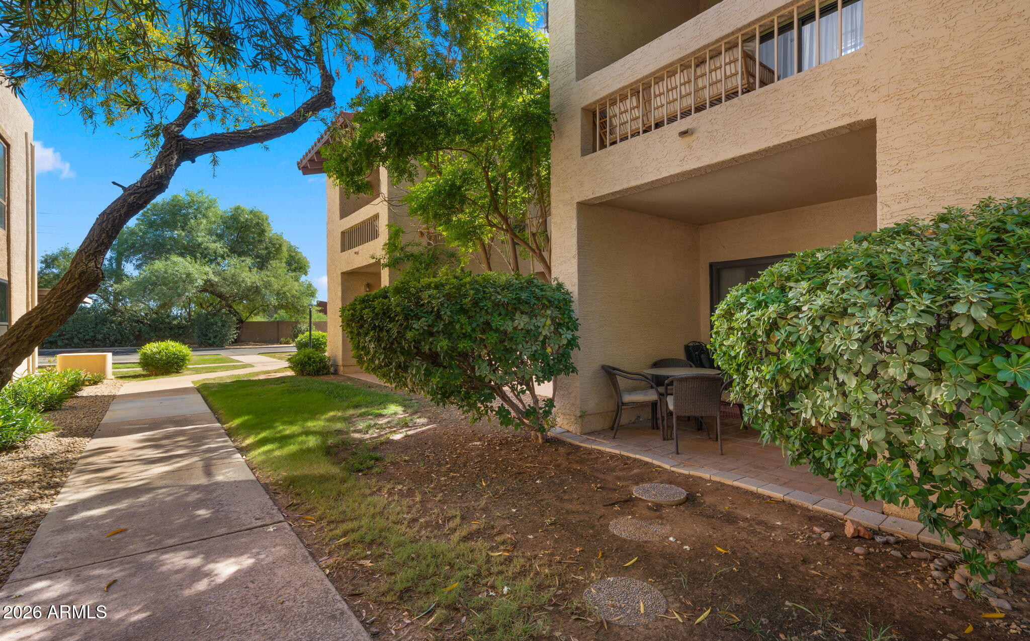 8651 E ROYAL PALM Road 127
