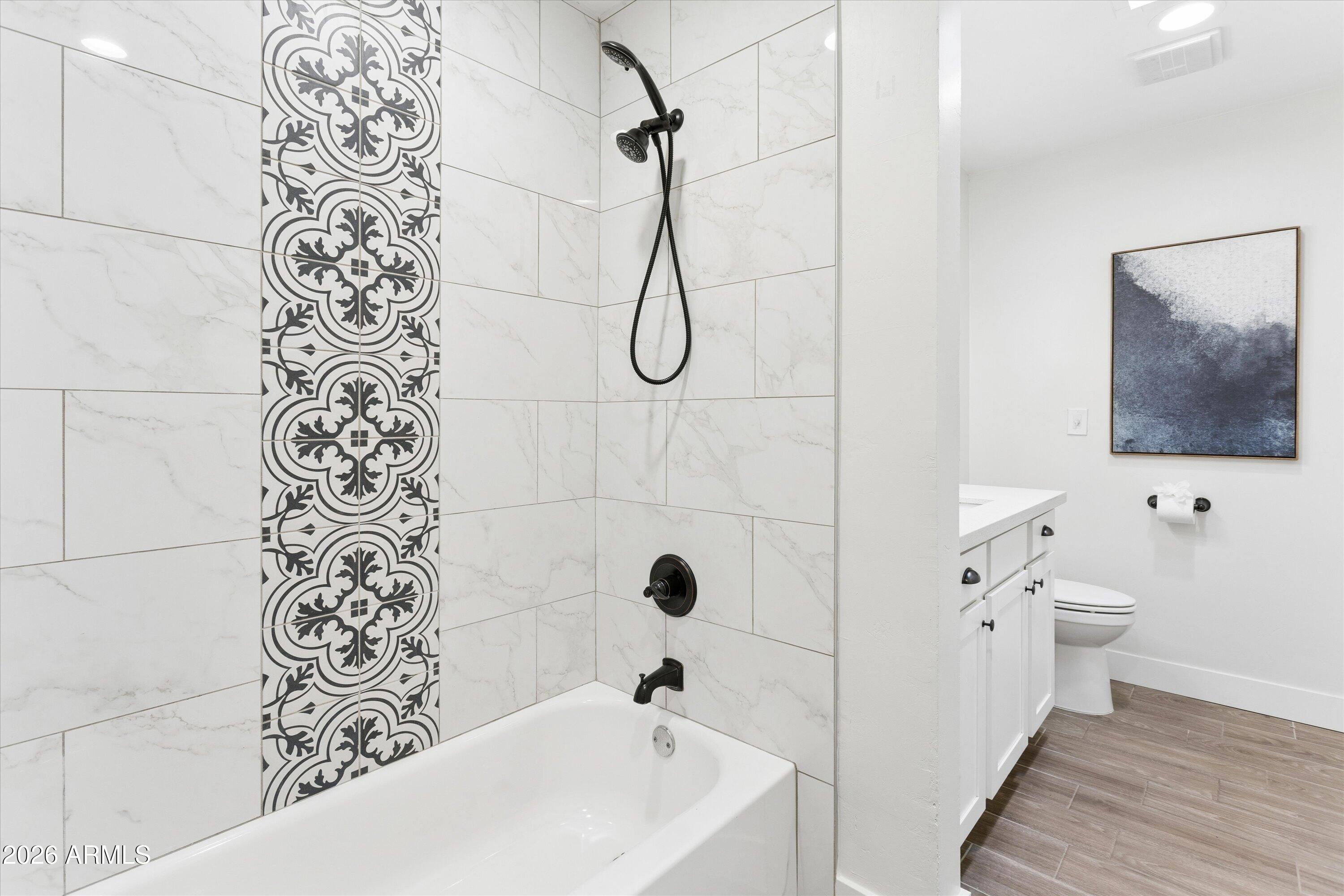 7142 N 17TH Drive