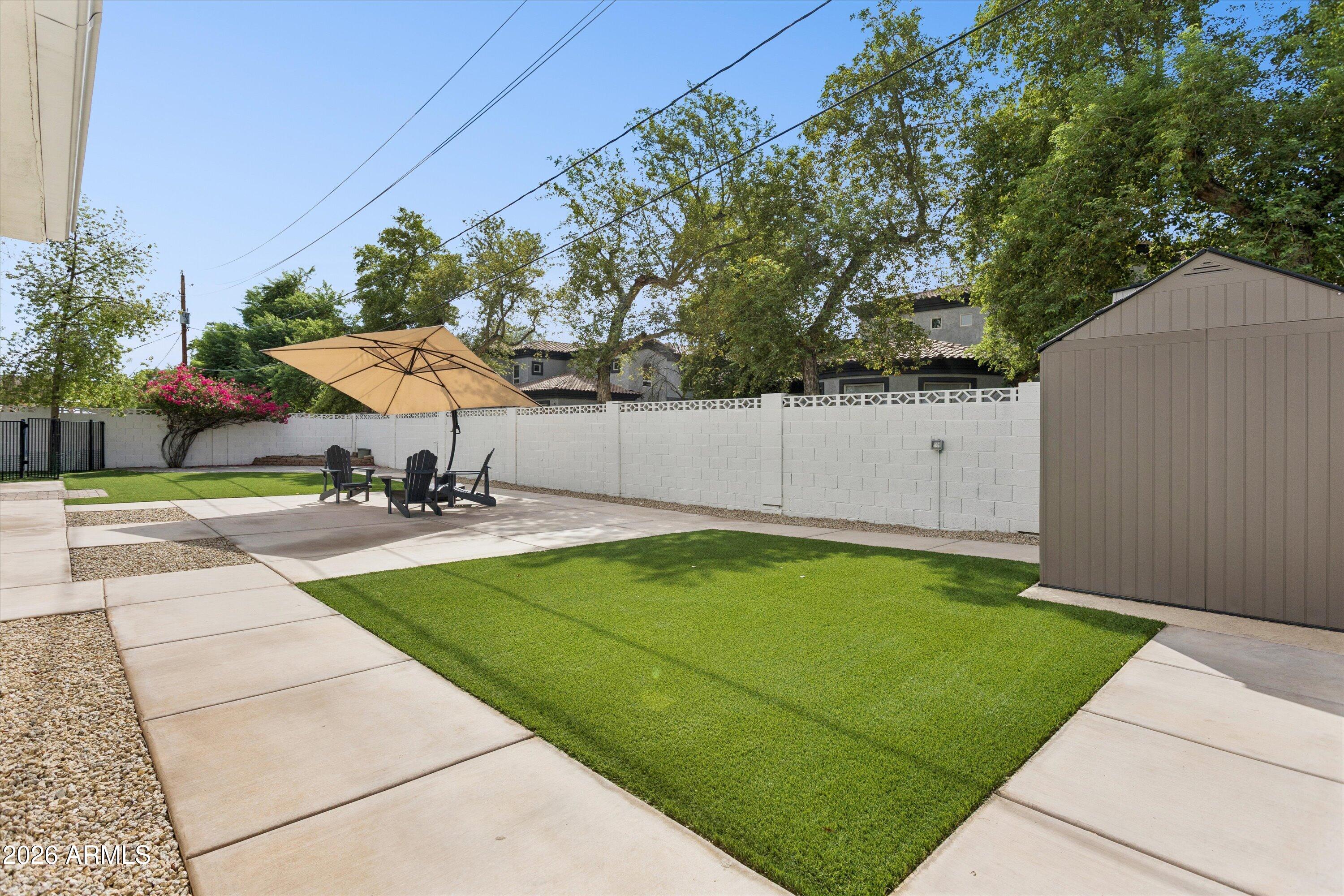 7142 N 17TH Drive