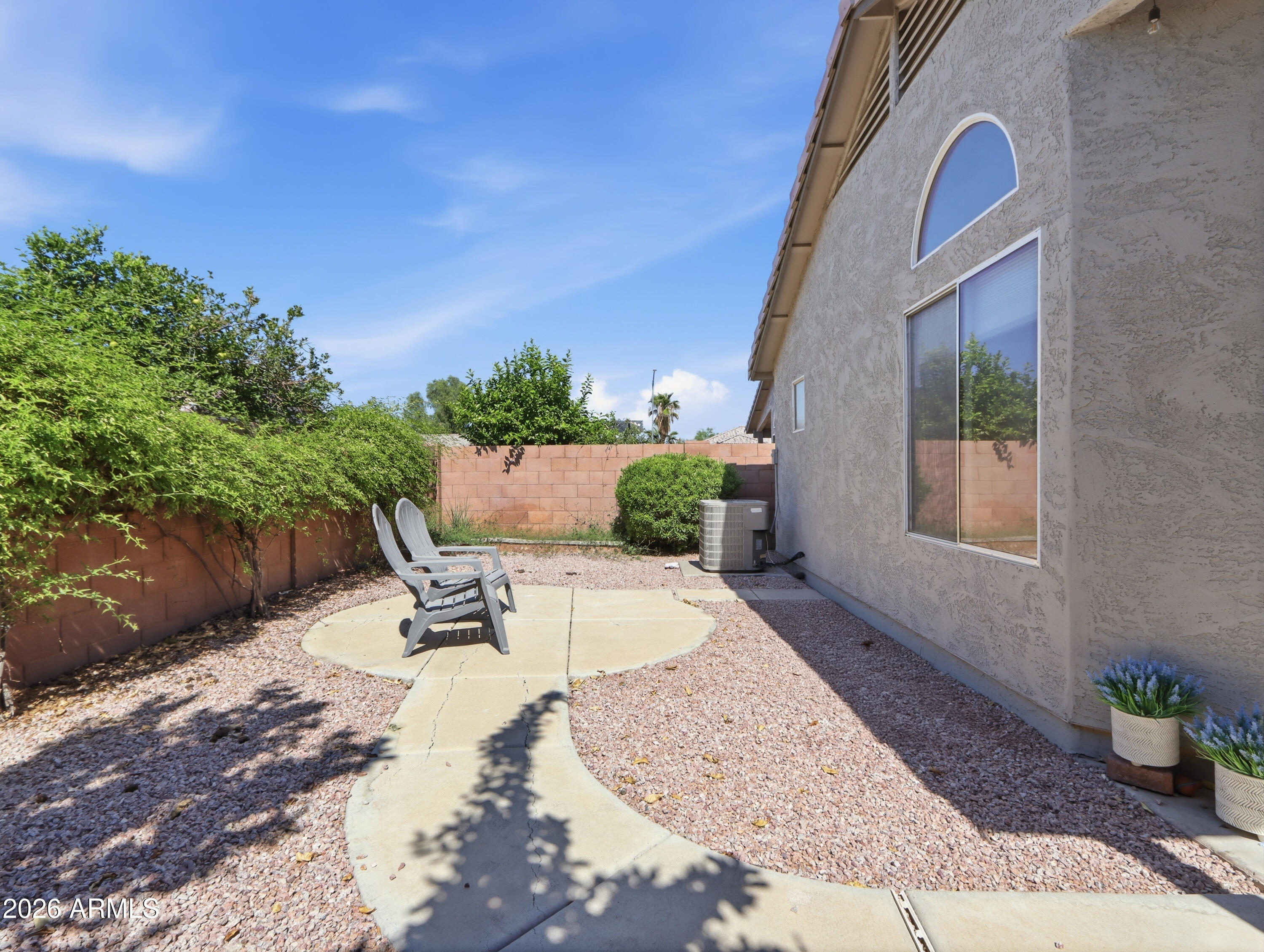 2135 E DANBURY Road