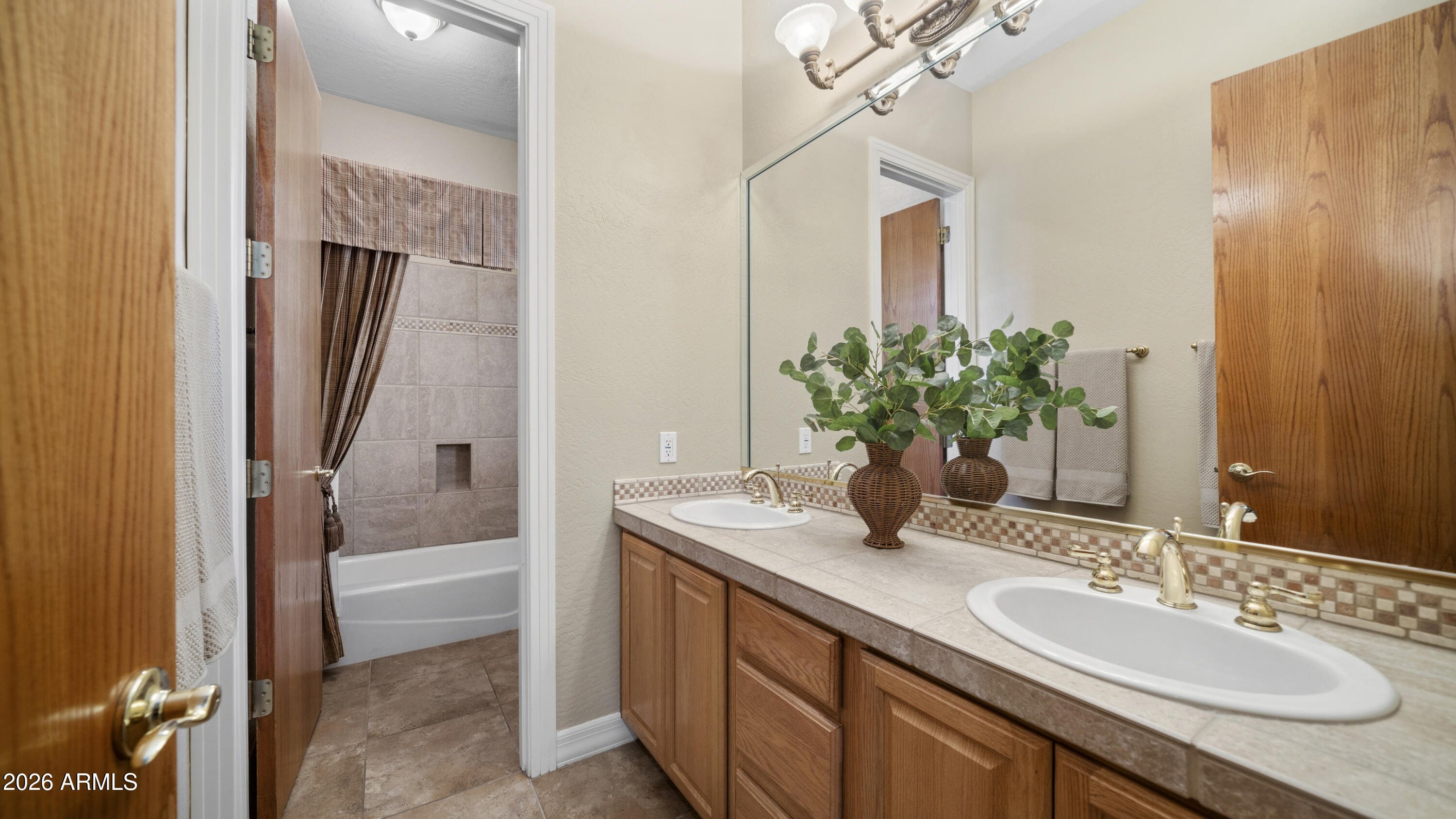 4222 E BROWN Road 23