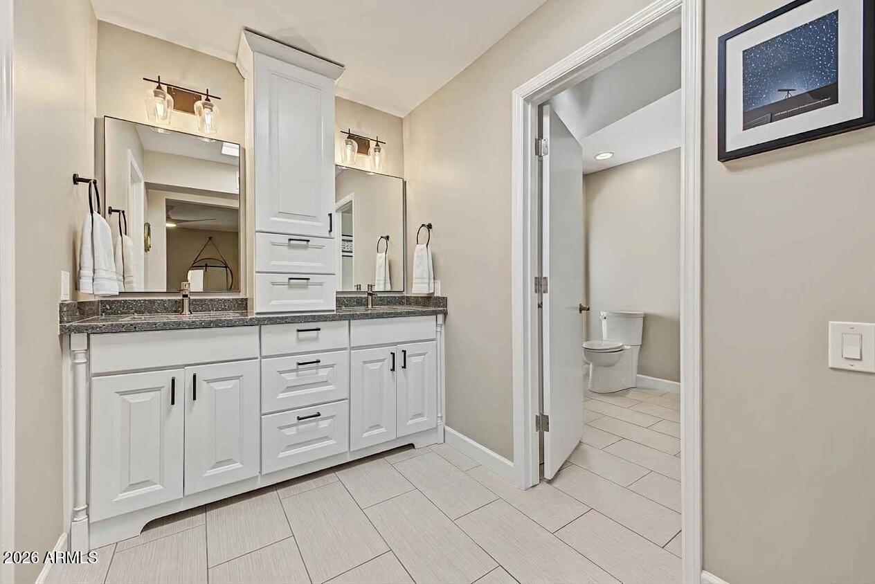 8646 E THOROUGHBRED Trail